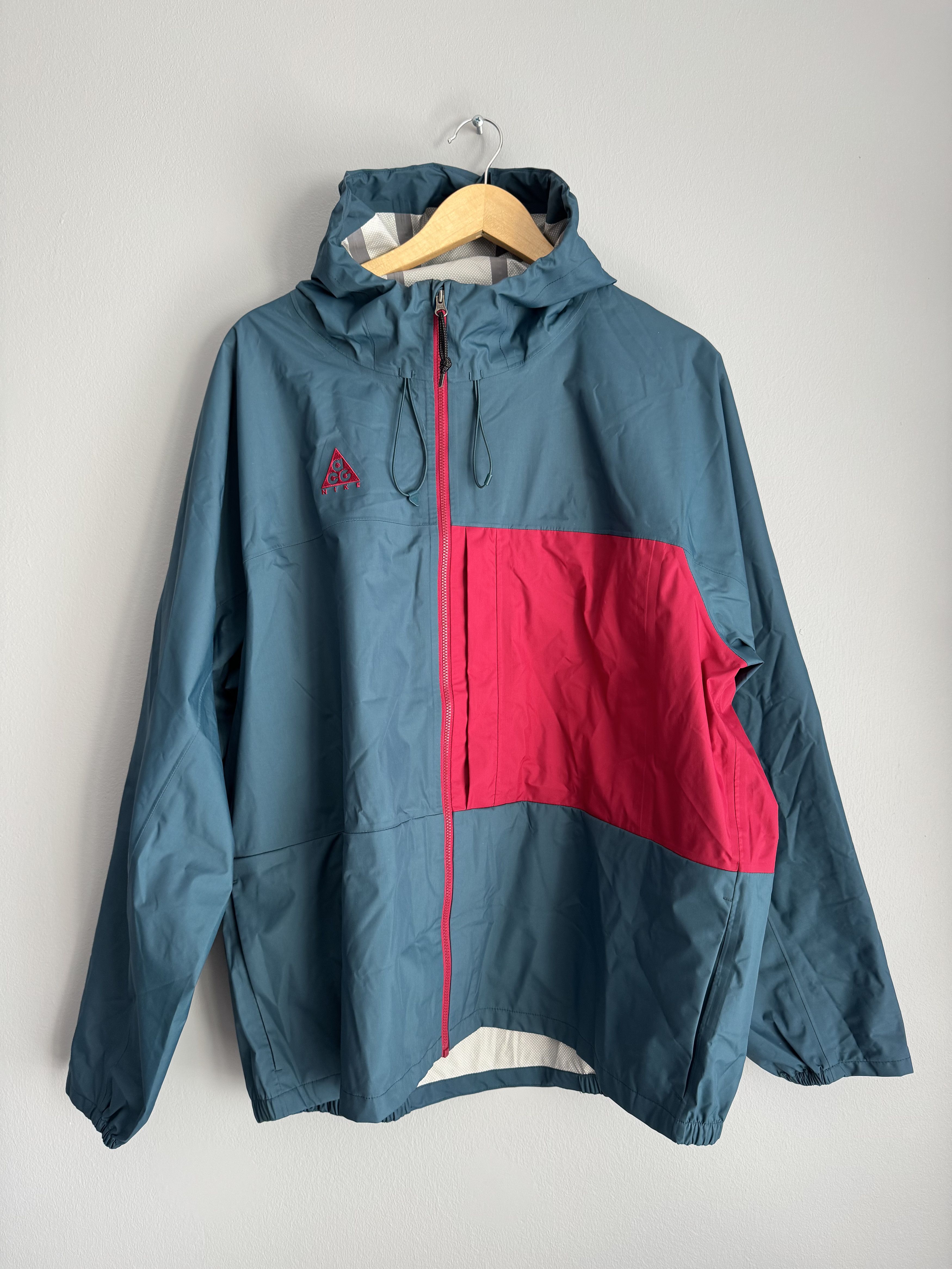 Nike ACG Nike ACG 2.5 Waterproof Packable Jacket Summit acronym Size US L / EU 52-54 / 3 - 1 Thumbnail
