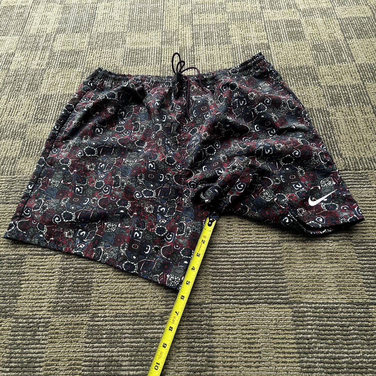 Vintage Vintage 90’s Nike Abstract Goemetric Print Swoosh Shorts Size US 38 / EU 54 - 7 Thumbnail