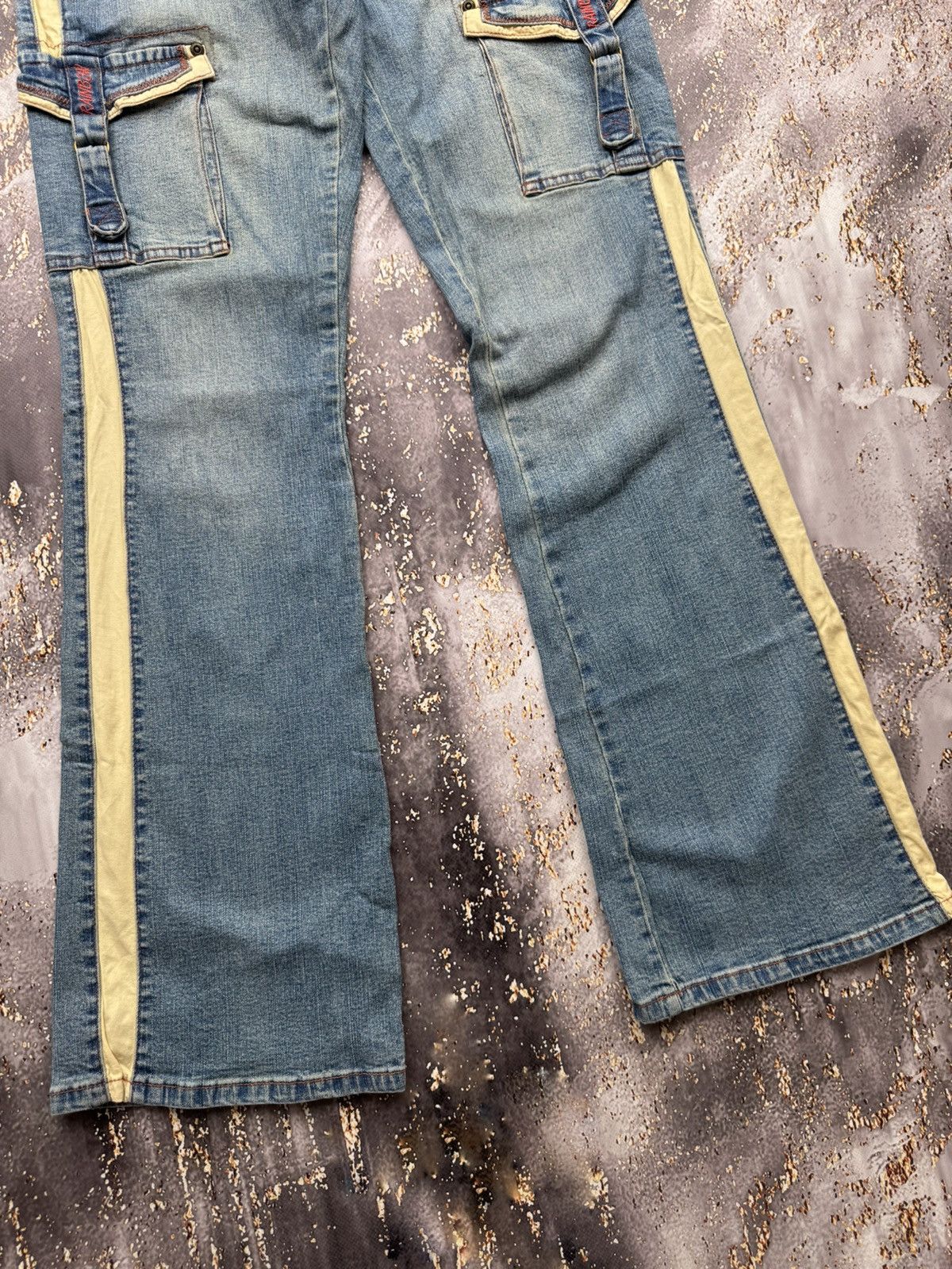 Vintage Vintage Cargo Flared Jeans Size 30" / US 8 / IT 44 - 3 Thumbnail