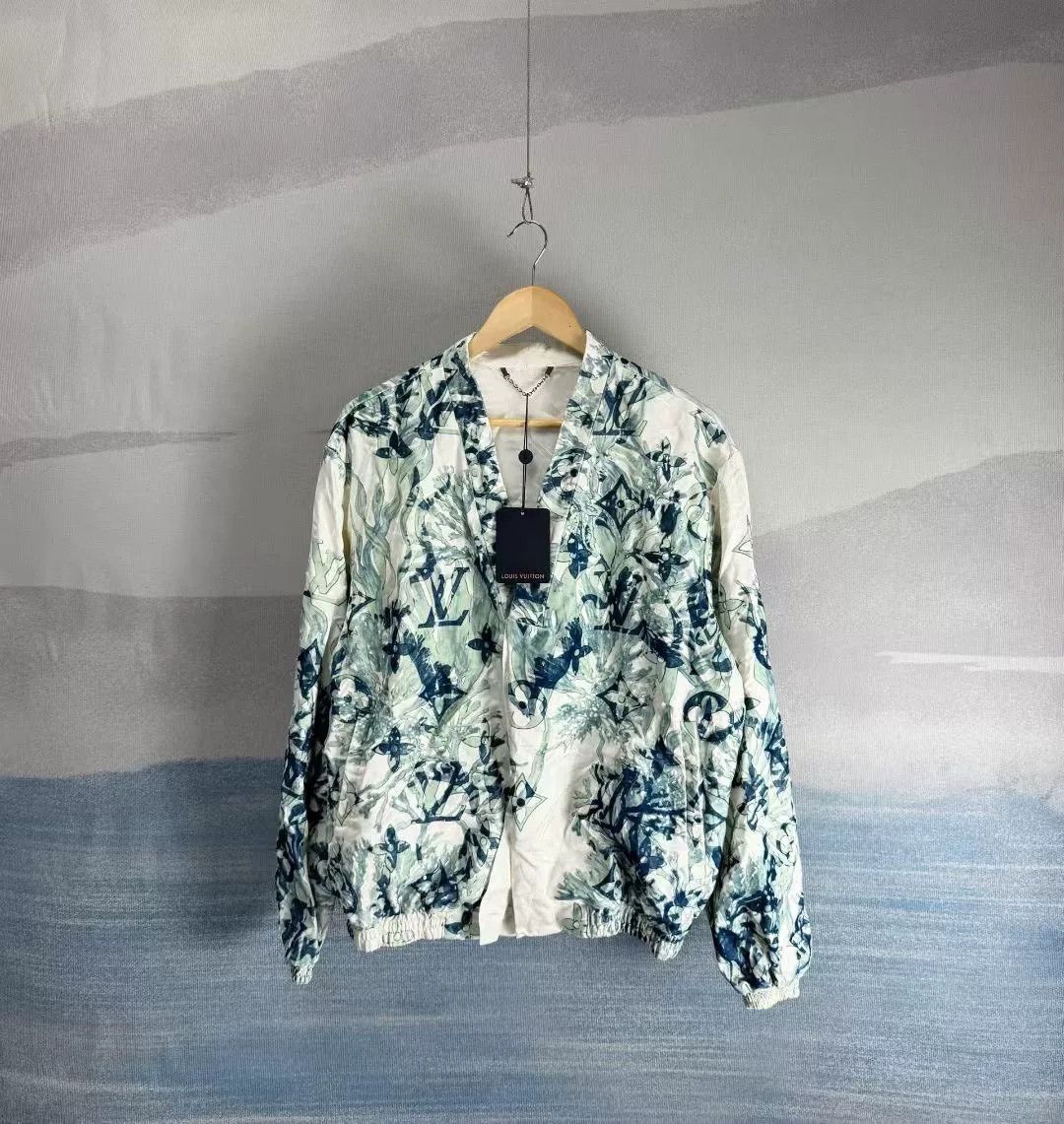 Louis Vuitton Louis Vuitton White Blue Sequin Jacket Size US M / EU 48-50 / 2 - 1 Thumbnail