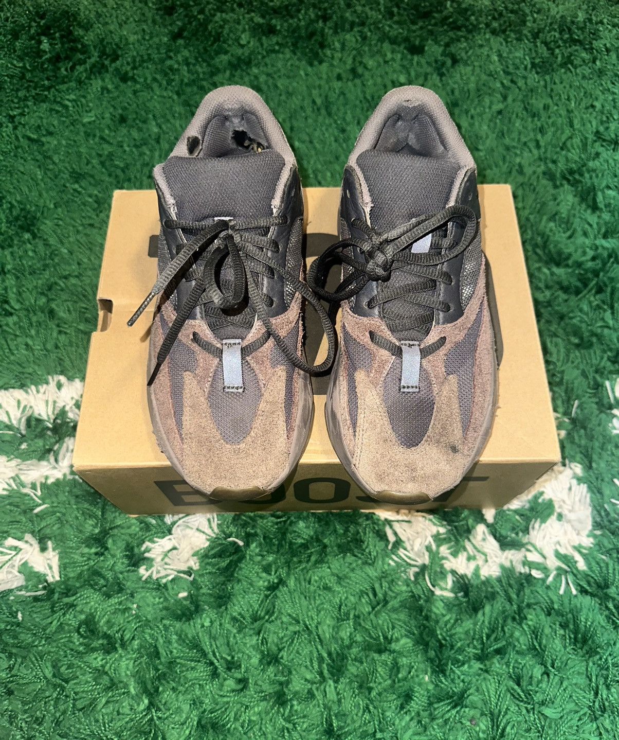 Adidas Yeezy Boost 700 Mauve Size US 7 / EU 40 - 3 Thumbnail