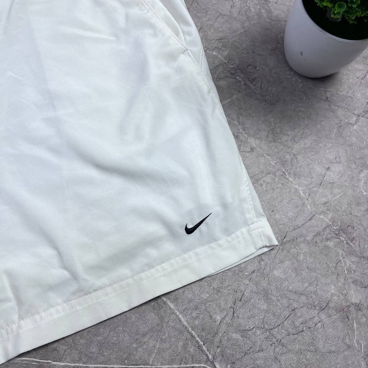 Nike Vintage White Nike Dri-Fit Court Vision Mens Shorts Size XL Size US 33 - 16 Thumbnail