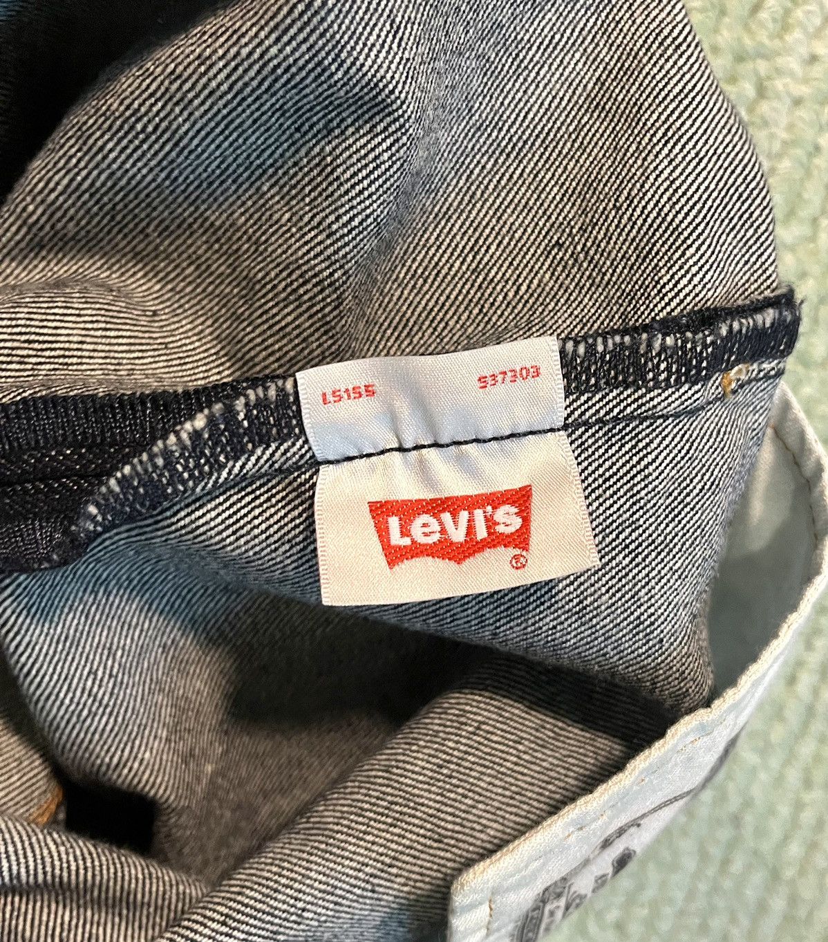 Levi's 2000s Levi’s Navy Denim 501 33/30 Button Fly Size US 33 - 7 Thumbnail