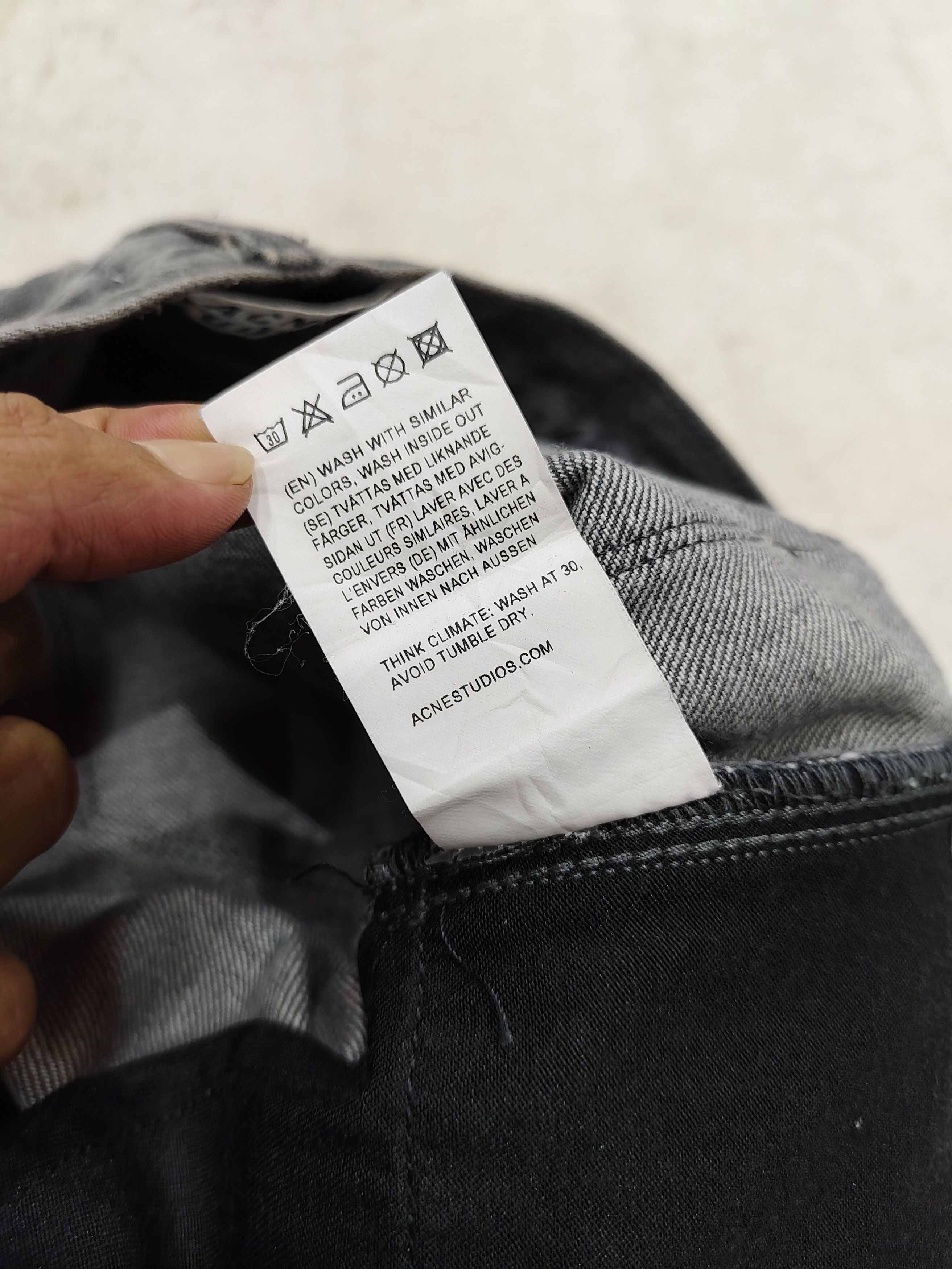 Acne Studios Acne Studios- Light Washed Raw Hem Cropped Jeans Size US 32 / EU 48 - 9 Thumbnail