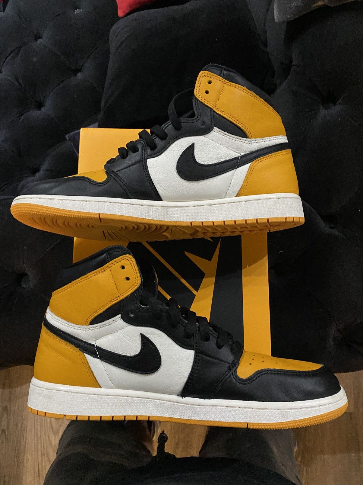 Nike Nike Air Jordan 1 High Taxi 555088-711 Men Size 12 Used Size US 12 / EU 45 - 2 Thumbnail