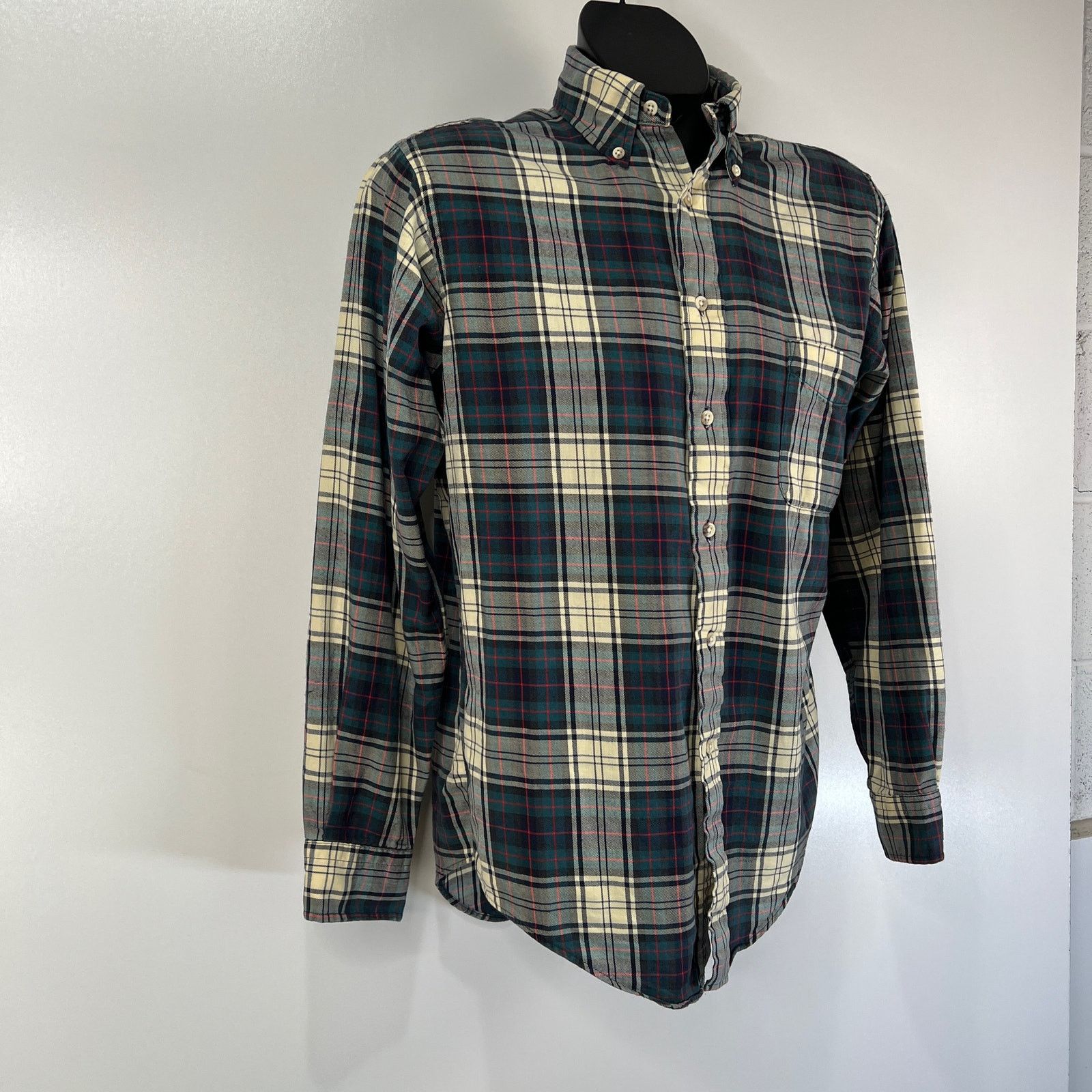 L.L. Bean Vintage LL Bean Plaid Button Down Shirt Mens White Green Size US M / EU 48-50 / 2 - 4 Thumbnail