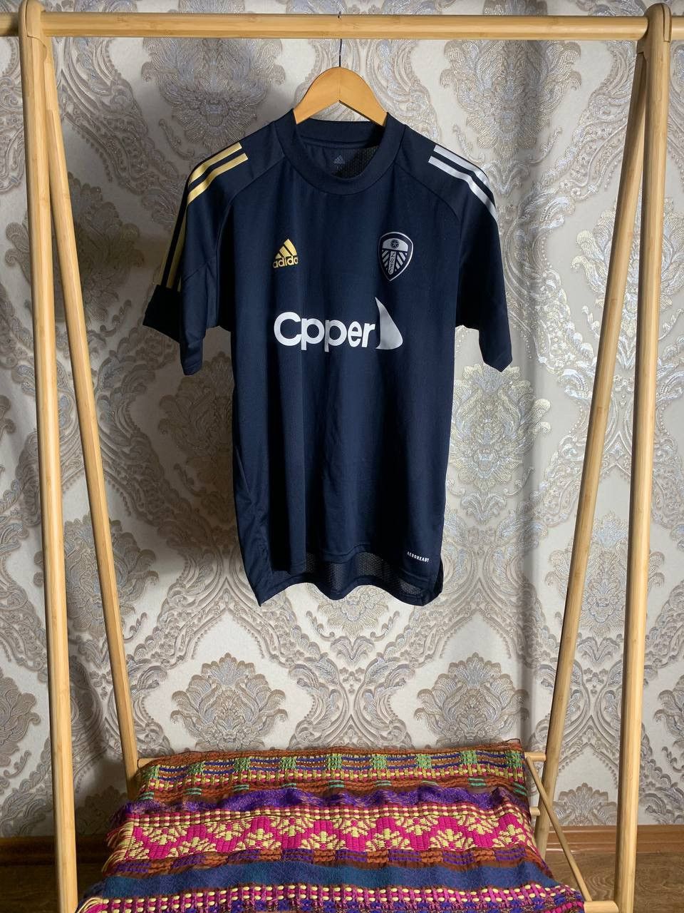 VERY RARE ADIDAS LEEDS UNITED ENGLAND SOCCER JERSEY Y2K 90s
