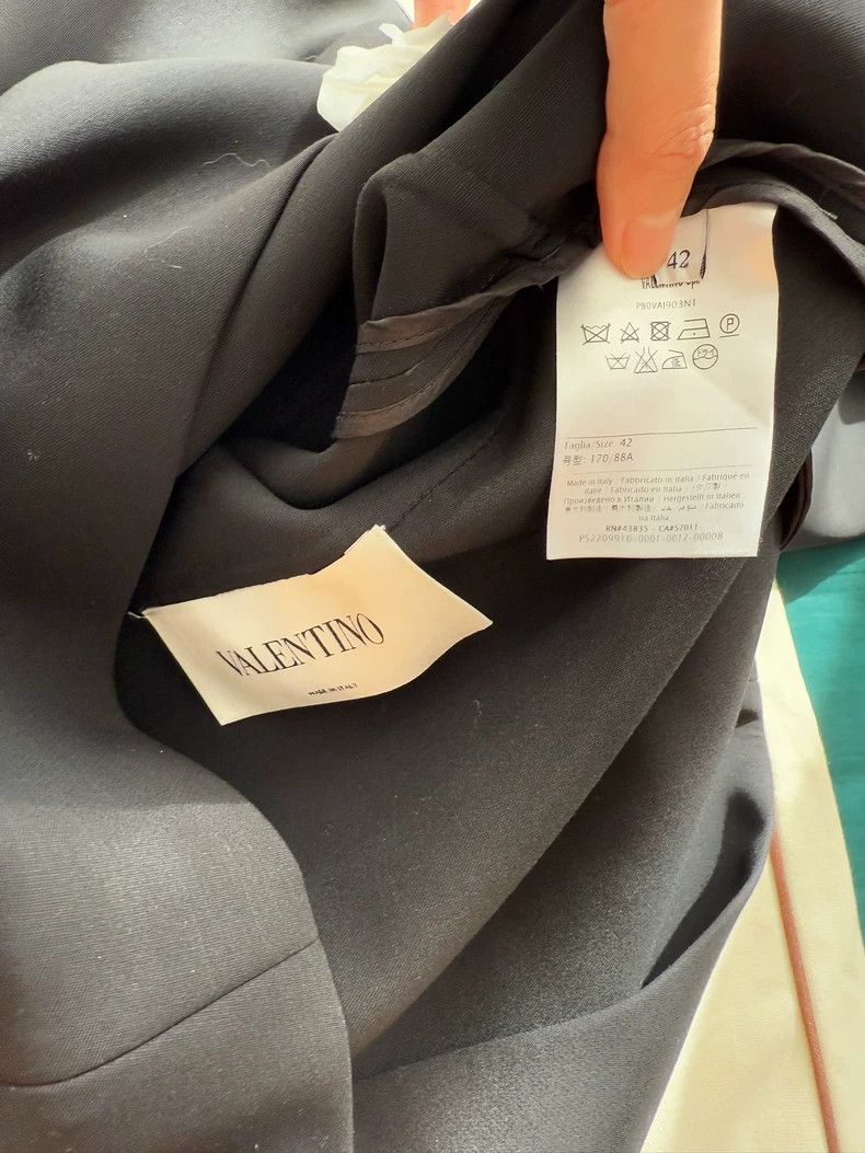 Valentino Valentino dress Size M / US 6-8 / IT 42-44 - 8 Thumbnail