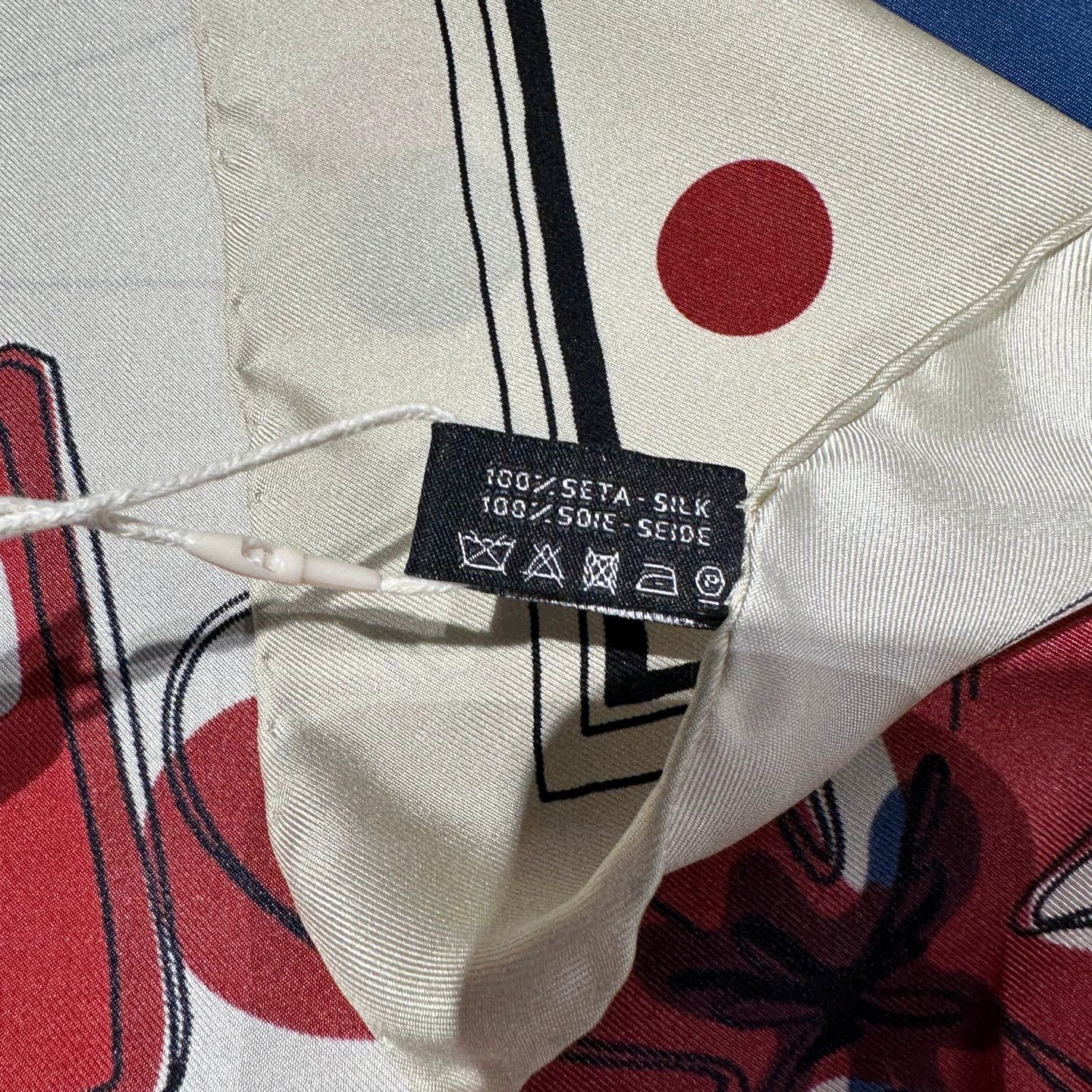 Chanel Chanel apr49 Floral Logo Silk Scarf Size ONE SIZE - 4 Thumbnail