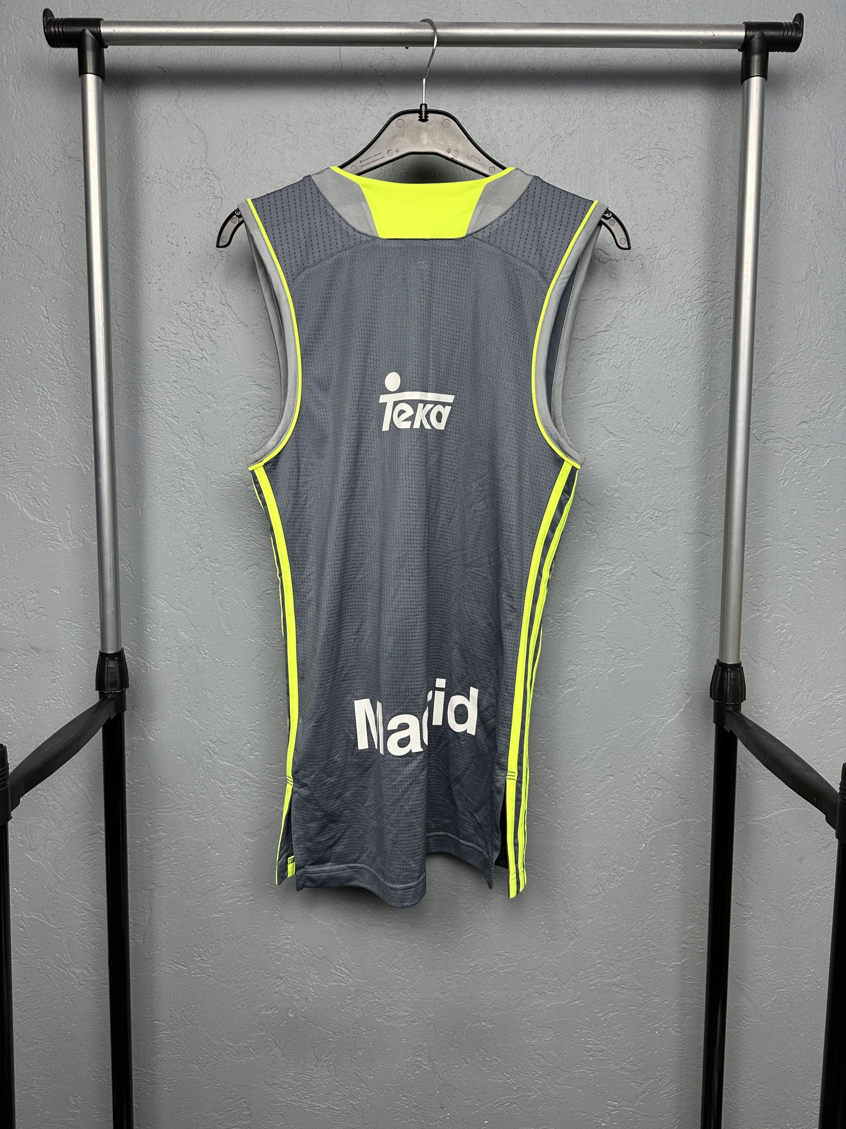 Adidas Adidas Real Madrid Mens Sleeveless Jersey T-Shirt Size US S / EU 44-46 / 1 - 8 Thumbnail