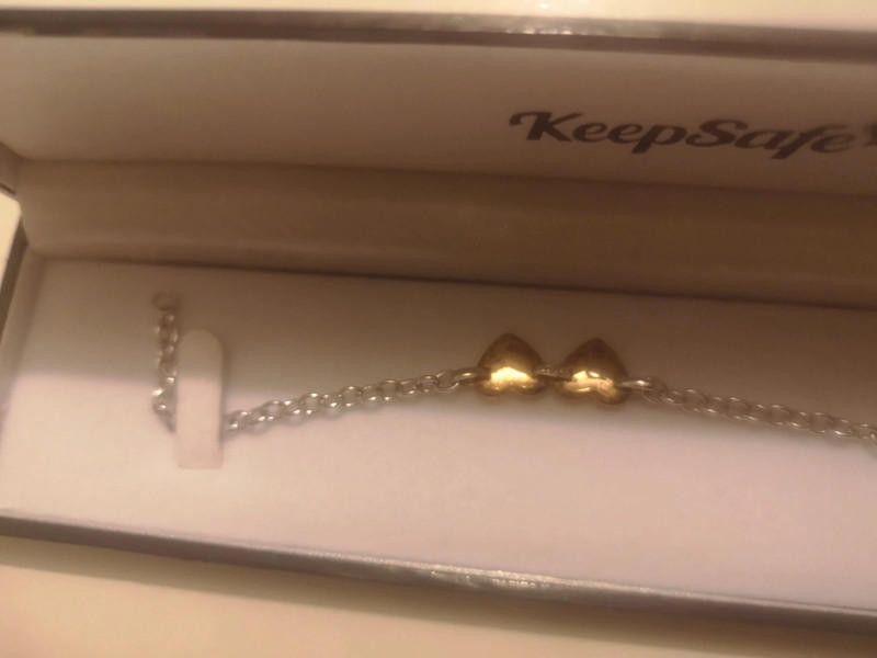Designer KeepSafe two heart gold plated bracelet Size ONE SIZE - 4 Thumbnail