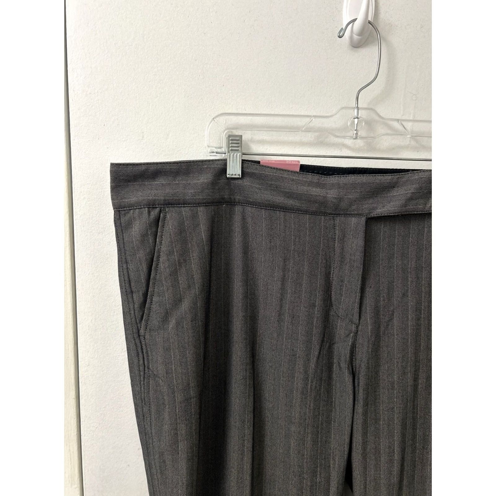 Old Navy Old Navy Dress Womens 42x33 Gray Pants Grey Herringbone Pinstripe Wide Leg Cuffed NWT Size 28" / US 6 / IT 42 - 4 Thumbnail