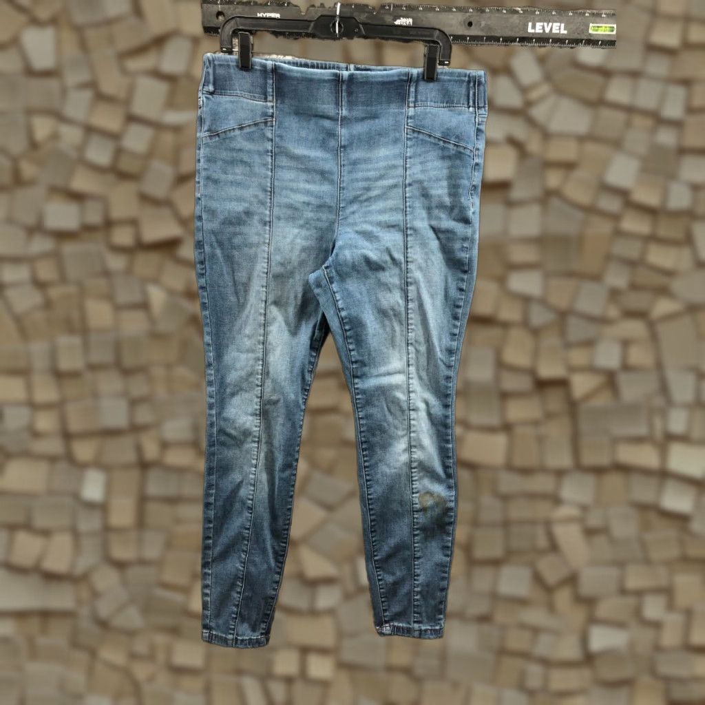 Vera Wang Vera Wang Jeans Jegging Medium Wash Blue Size 16 Womens 27in Inseam Regular Fit Pocket 5-Pocket Zipper Button Denim N/A Flaw? (but must not add info) Size 38" / US 16 / IT 52 - 1 Thumbnail