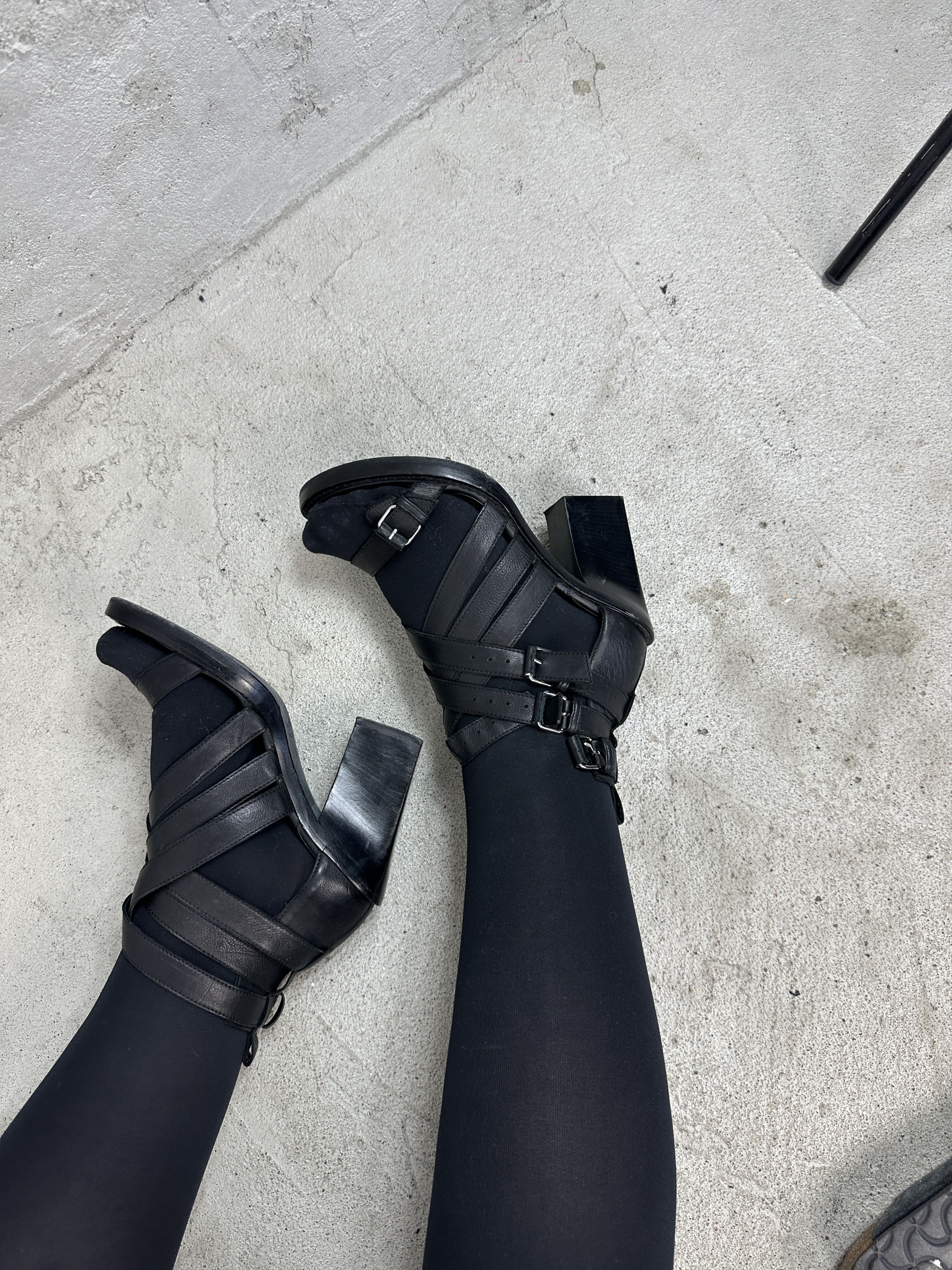 Ann Demeulemeester × Vintage Vintage Leather Opium Grunge Strapped Bondage Heels 00s Size US 7 / IT 37 - 2 Thumbnail