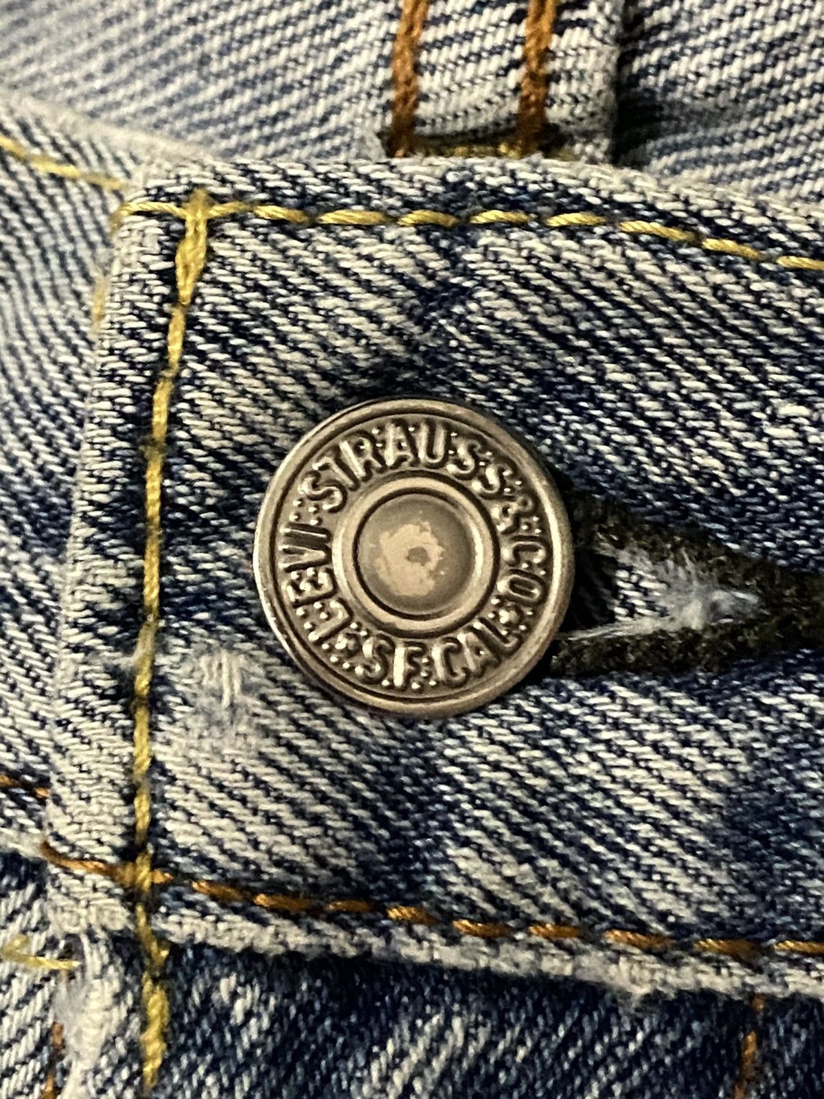 Levi's × Levi's Vintage Clothing Vintage Levis 505 Japan Button 3937 Faded Blue Regular Fit Size US 33 - 15 Thumbnail