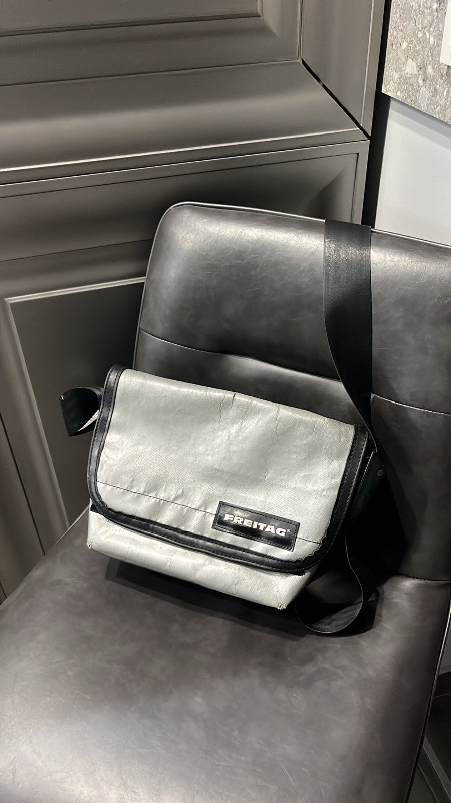 Freitag × Vintage Rare vintage Freitag silver bag Size ONE SIZE - 3 Thumbnail