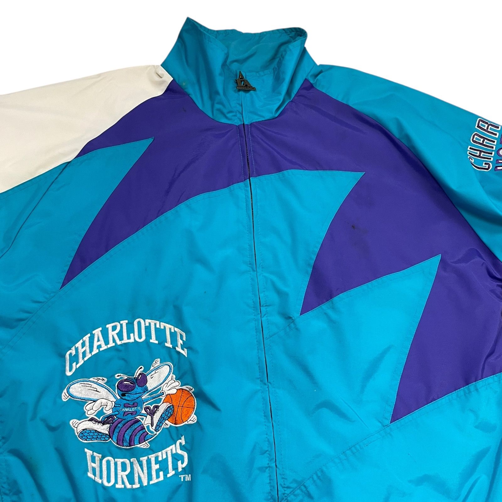 NBA VTG 90s CHARLOTTE HORNETS LOGO ATHLETIC SHARKTOOTH JACKET Size US L / EU 52-54 / 3 - 2 Thumbnail