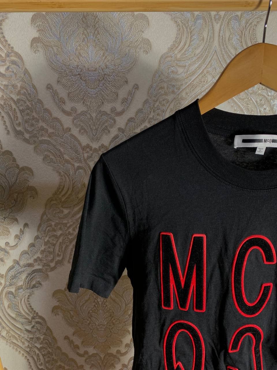 Alexander McQueen Vintage Alexander McQueen Italian Designer Casual T-Shirt Size US XS / EU 42 / 0 - 4 Thumbnail
