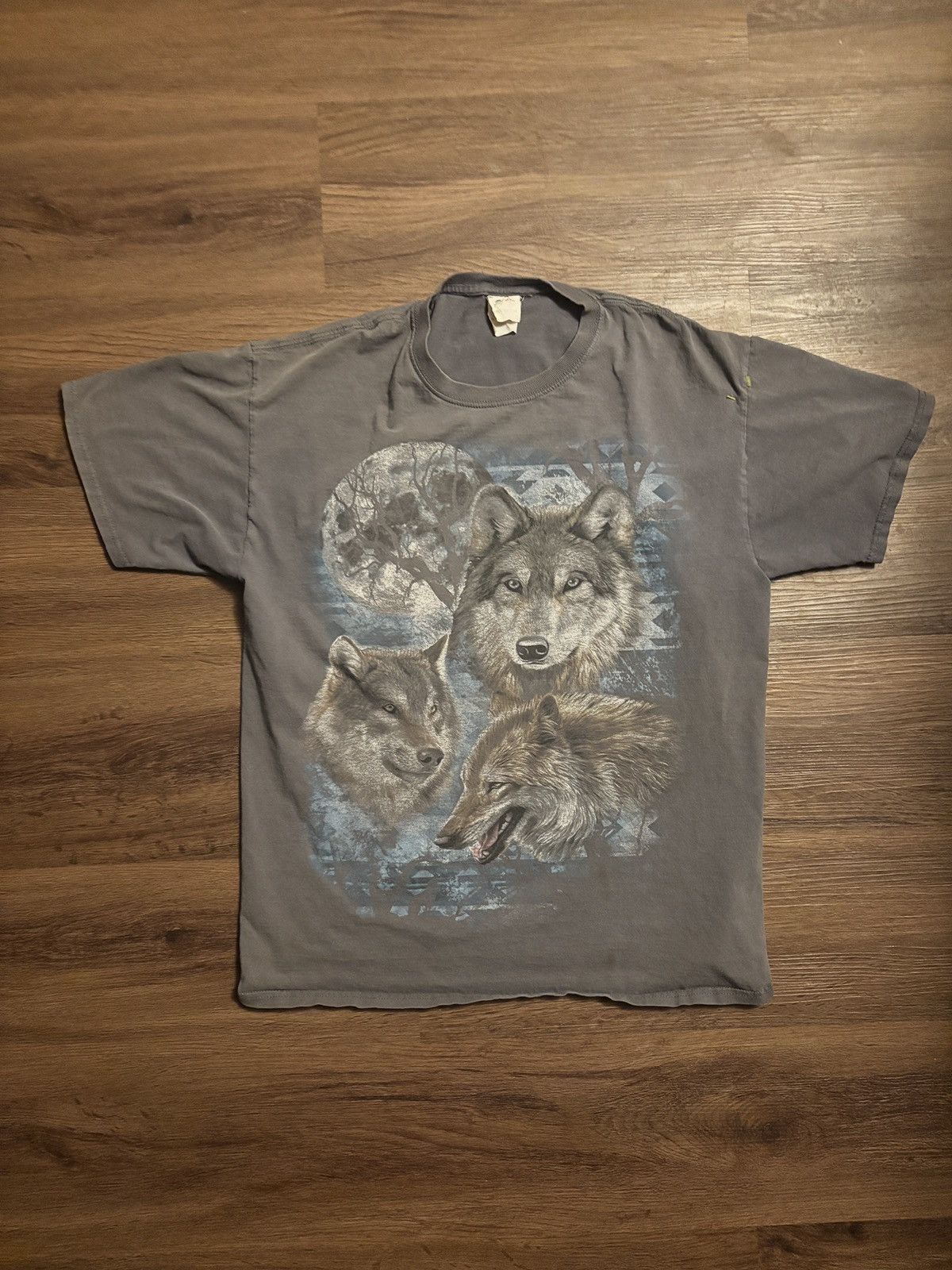 Fruit Of The Loom × Vintage Vintage 90s Fruit of the Loom Wolf T-Shirt Size US L / EU 52-54 / 3 - 1 Thumbnail