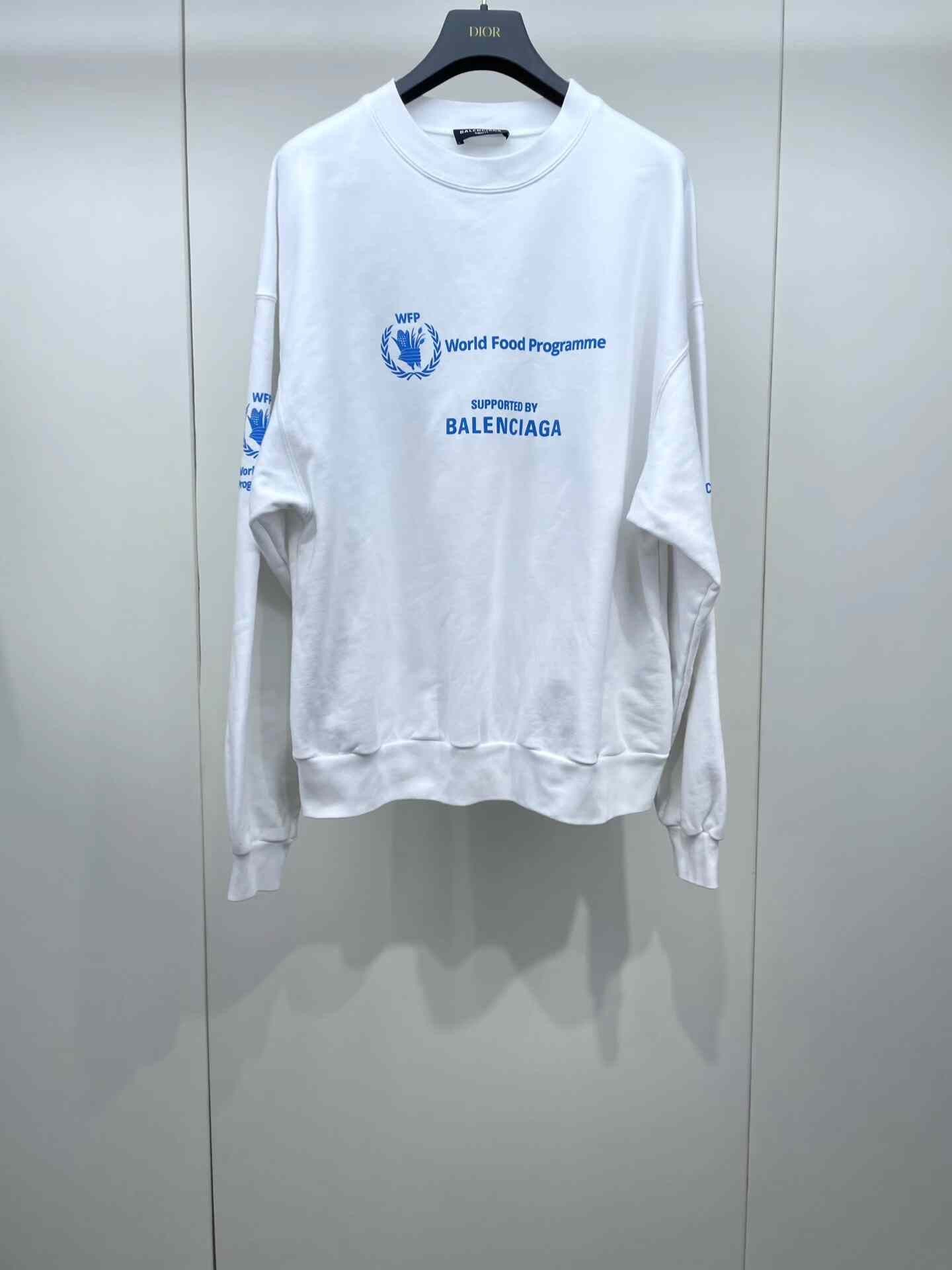 Balenciaga Balenciaga White Sweatshirt with Blue Letters Size XS / US 0-2 / IT 36-38 - 1 Thumbnail