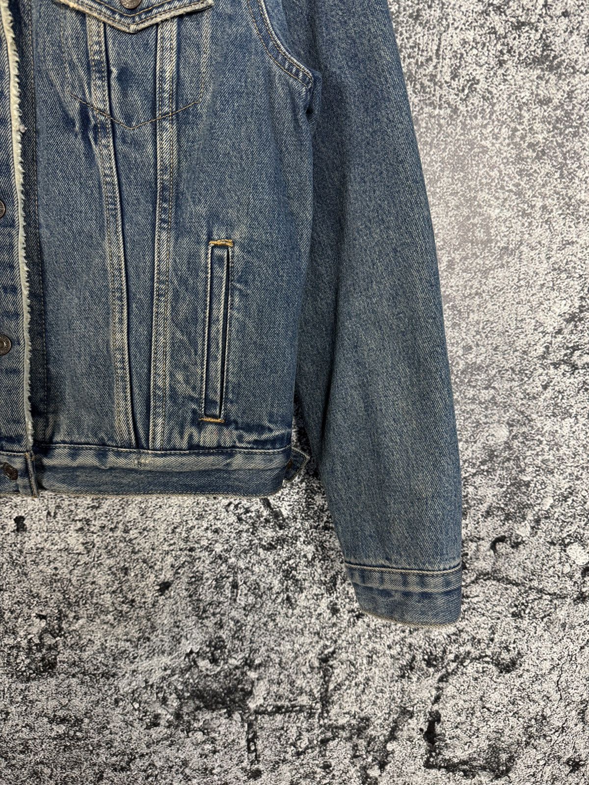Levi's Women’s Levi’s Sherpa Trucker Denim Jacket Size L Size L / US 10 / IT 46 - 5 Thumbnail