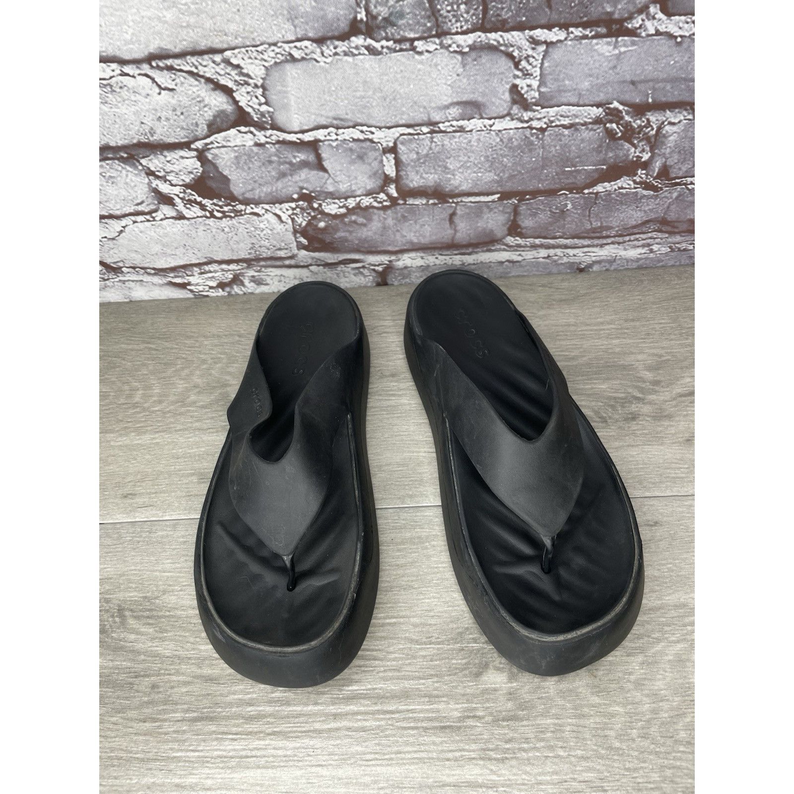 Crocs Crocs Getaway Black Rubber Platform FlipFlops Beach Sandals Size US 10 / IT 40 - 2 Thumbnail