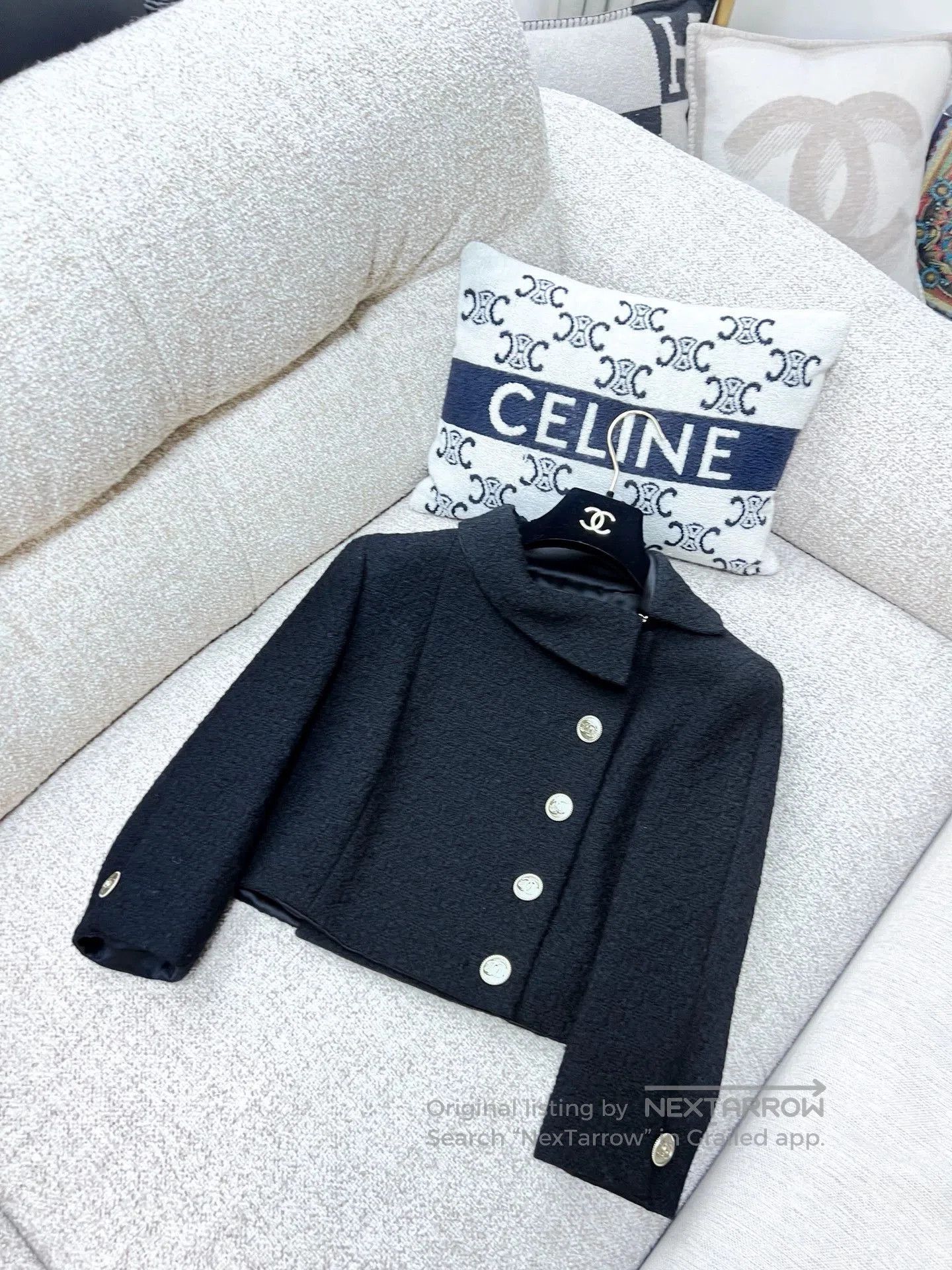 Chanel Chanel 20A Black Gold Short Jacket. Size US S / EU 44-46 / 1 - 2 Thumbnail