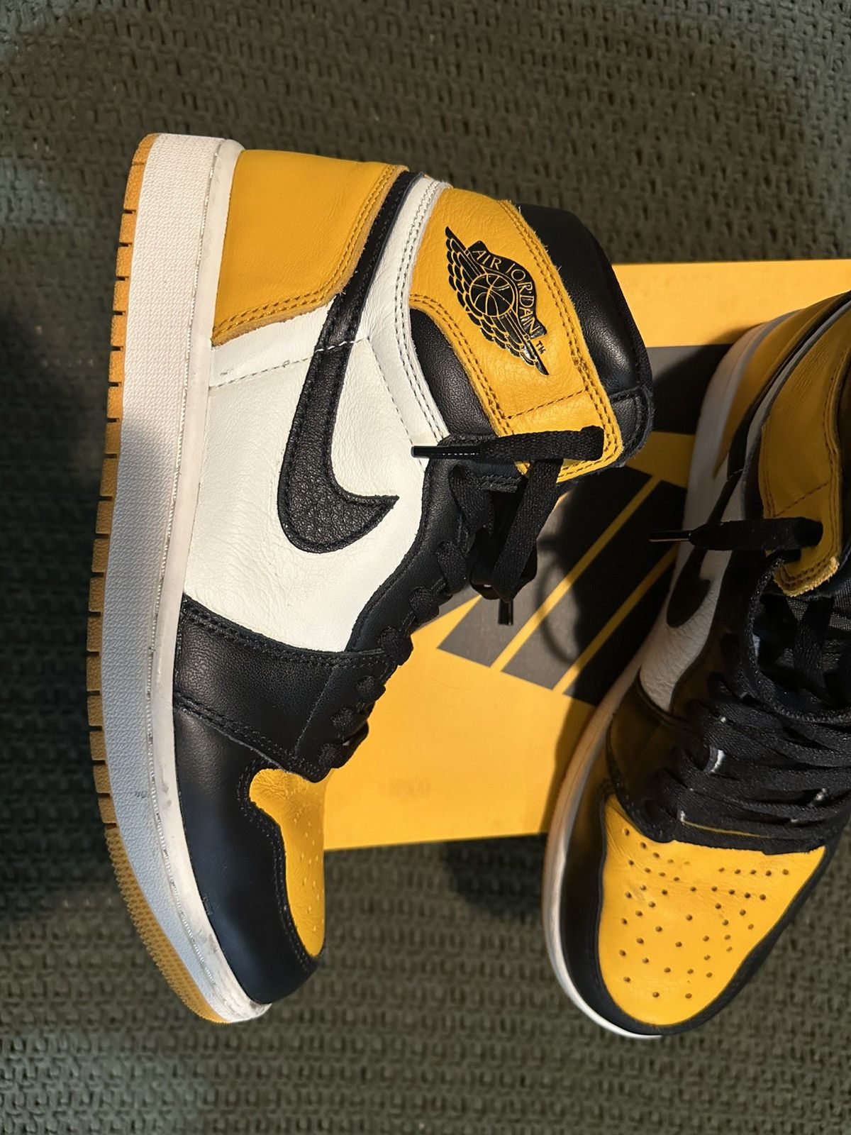 Nike Jordan 1 High Taxis Size US 9 / EU 42 - 2 Thumbnail