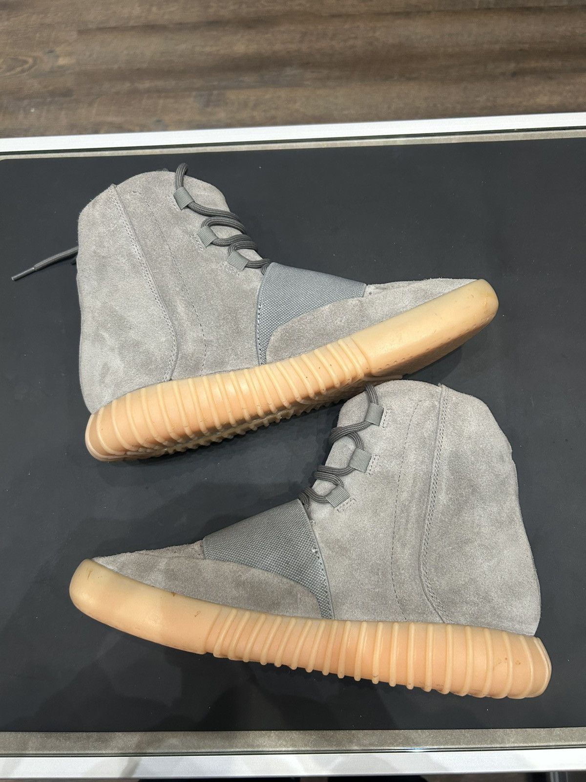 Adidas Yeezy 750 Glow in the dark Size US 8 / EU 41 - 2 Thumbnail