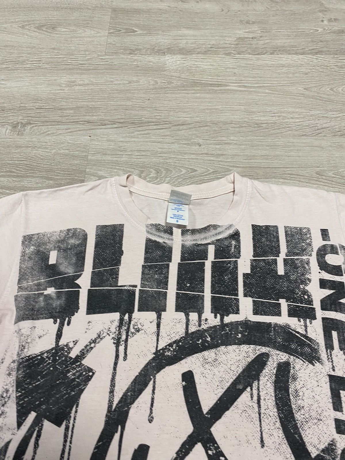 Gildan Big Logo T-shirt Blink-182 Size S Pink color Size US S / EU 44-46 / 1 - 2 Thumbnail