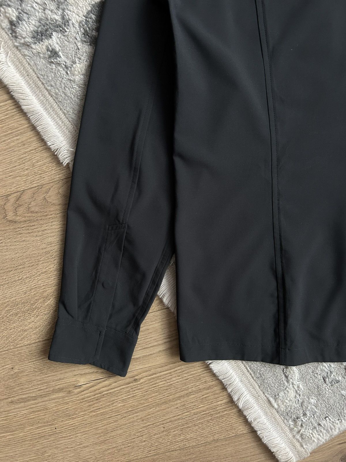 Arc’teryx Man’s Gorpcore gray shirt size S
