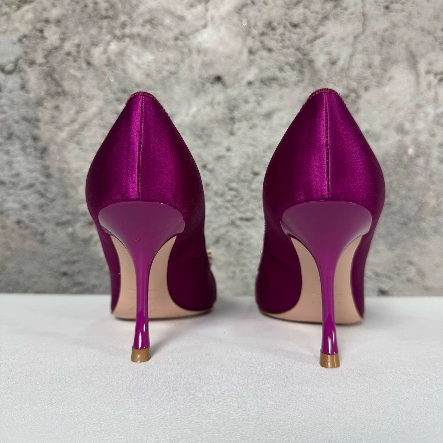 Roger Vivier RV Satin Pointed Toe Heel w/Crystal Flower Buckle 36.5 New Size US 6 / IT 36 - 4 Thumbnail