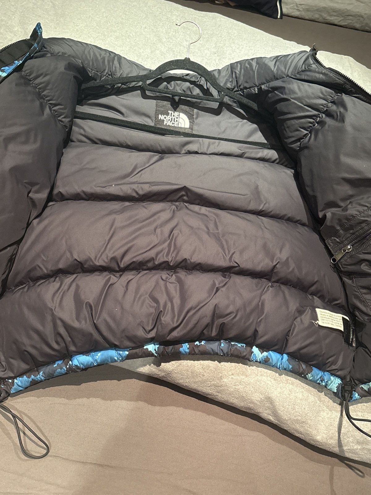 The North Face TNF 700 Puffer Winterjacke Size US L / EU 52-54 / 3 - 4 Thumbnail