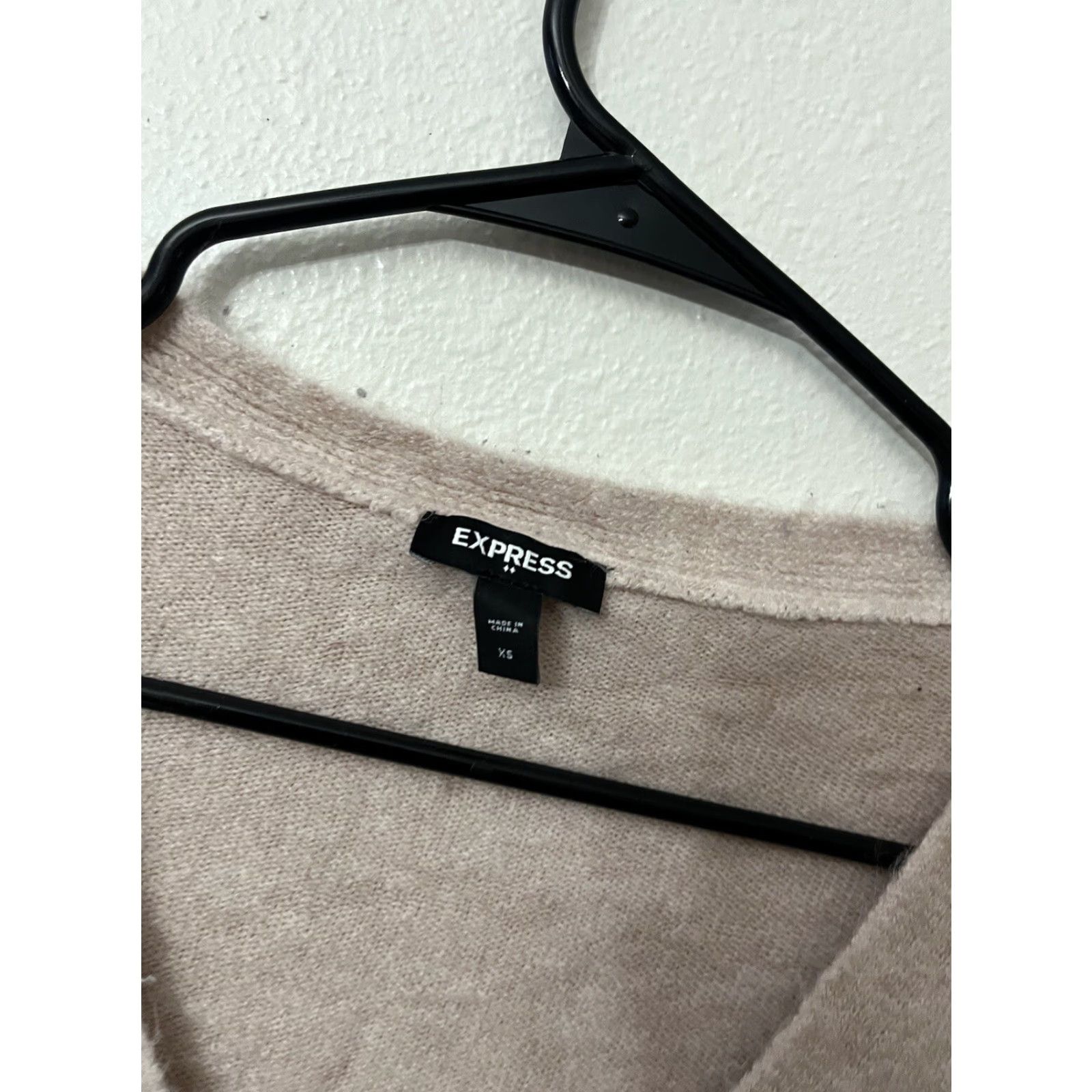 Express Express Womens Pullover Sweater Long Sleeve V Neck Knit Pink XS Acrylic XS Womens Pullover Knit V-Neck Solid Pink Fall Winter 90s? Size XS / US 0-2 / IT 36-38 - 2 Thumbnail
