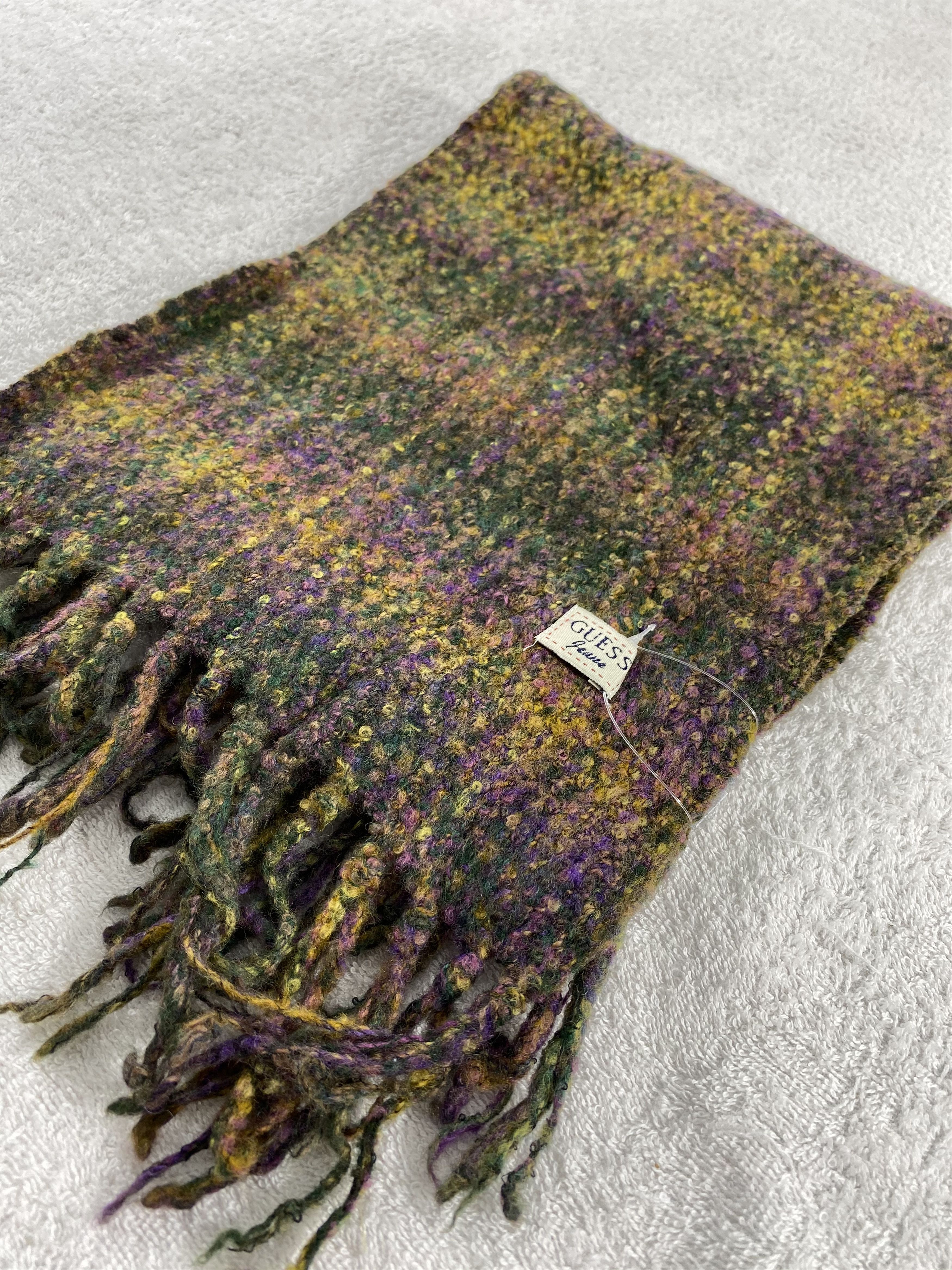 Guess Scarf / Muffler / Neckwear - WW1632