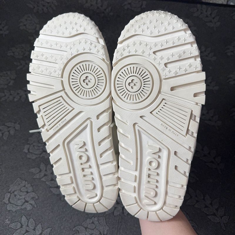 Louis Vuitton Louis Vuitton Trainer Maxi Low-Top Sneakers for Men -2508 Size US 9.5 / EU 42-43 - 1 Thumbnail