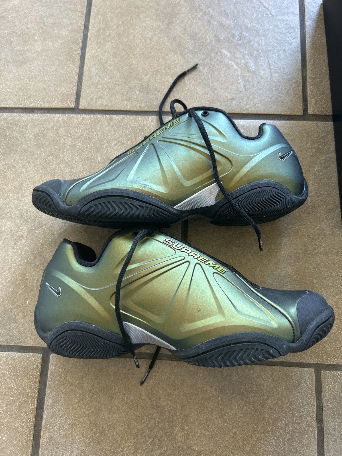 Supreme x Nike Air Zoom Courtposites