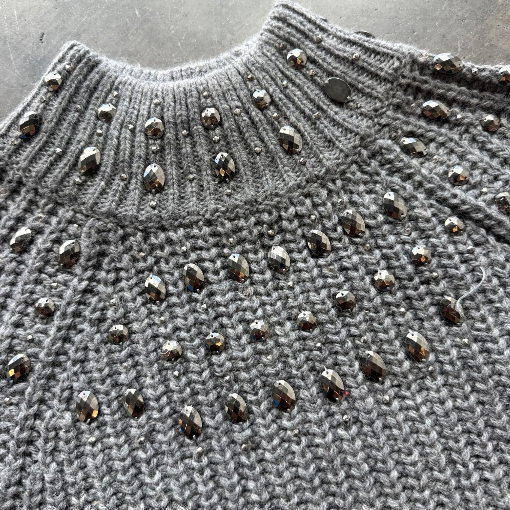 Vintage VINTAGE Y2k Embellished Grey Silver Mock Neck Longsleeve Knit Sweater Large Womens Gray—Pullover Size L / US 10 / IT 46 - 3 Thumbnail