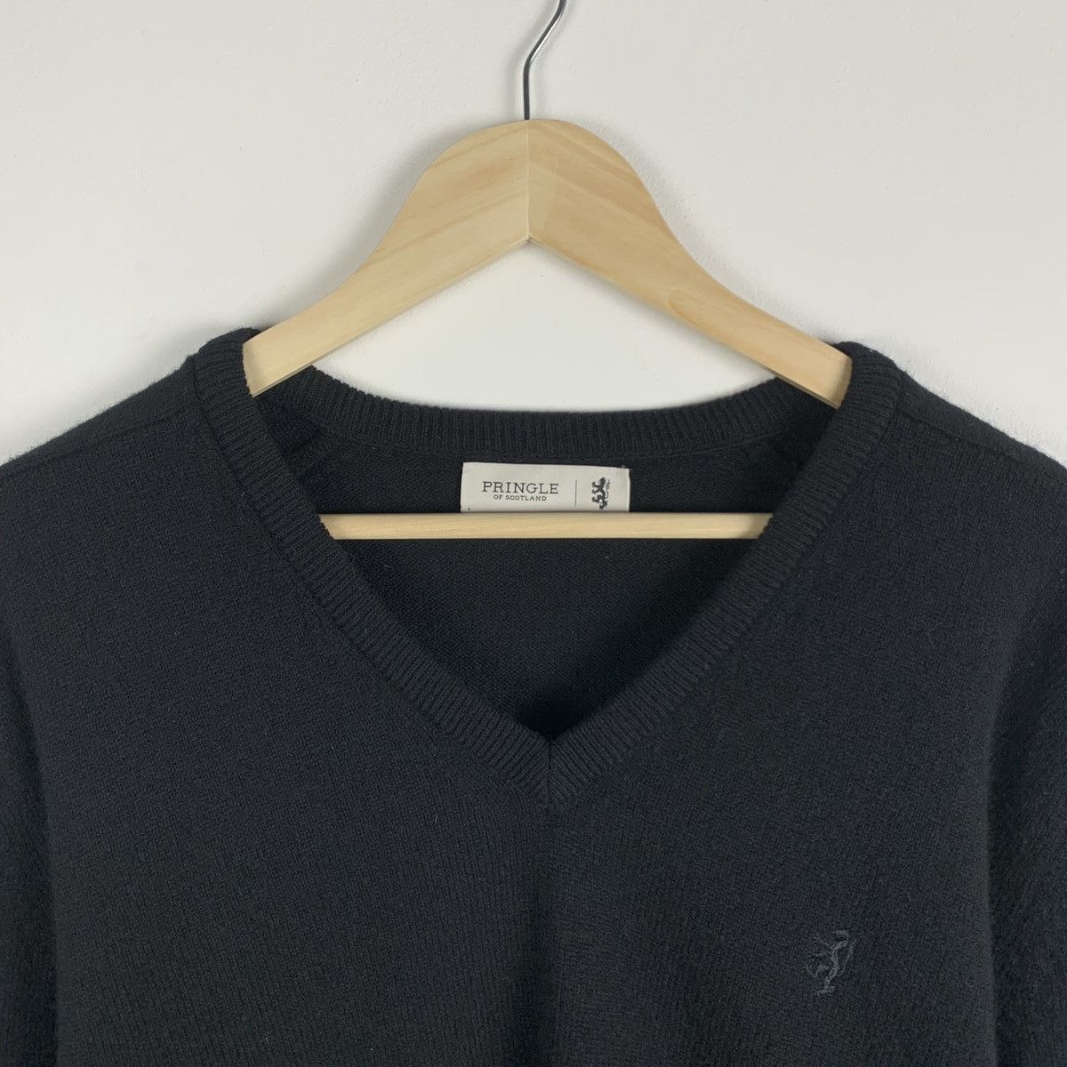 Pringle Of Scotland Vintage Pringle of Scotland Luxury Wool Sweater V-Neck Size US L / EU 52-54 / 3 - 8 Thumbnail