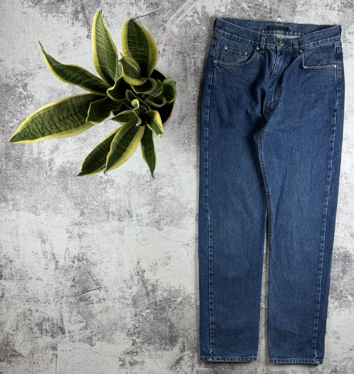 Valentino Valentino Italian Blue Men’s 33/33 Straight Classic Vintage Jeans Pants Trousers Size US 33 - 2 Thumbnail