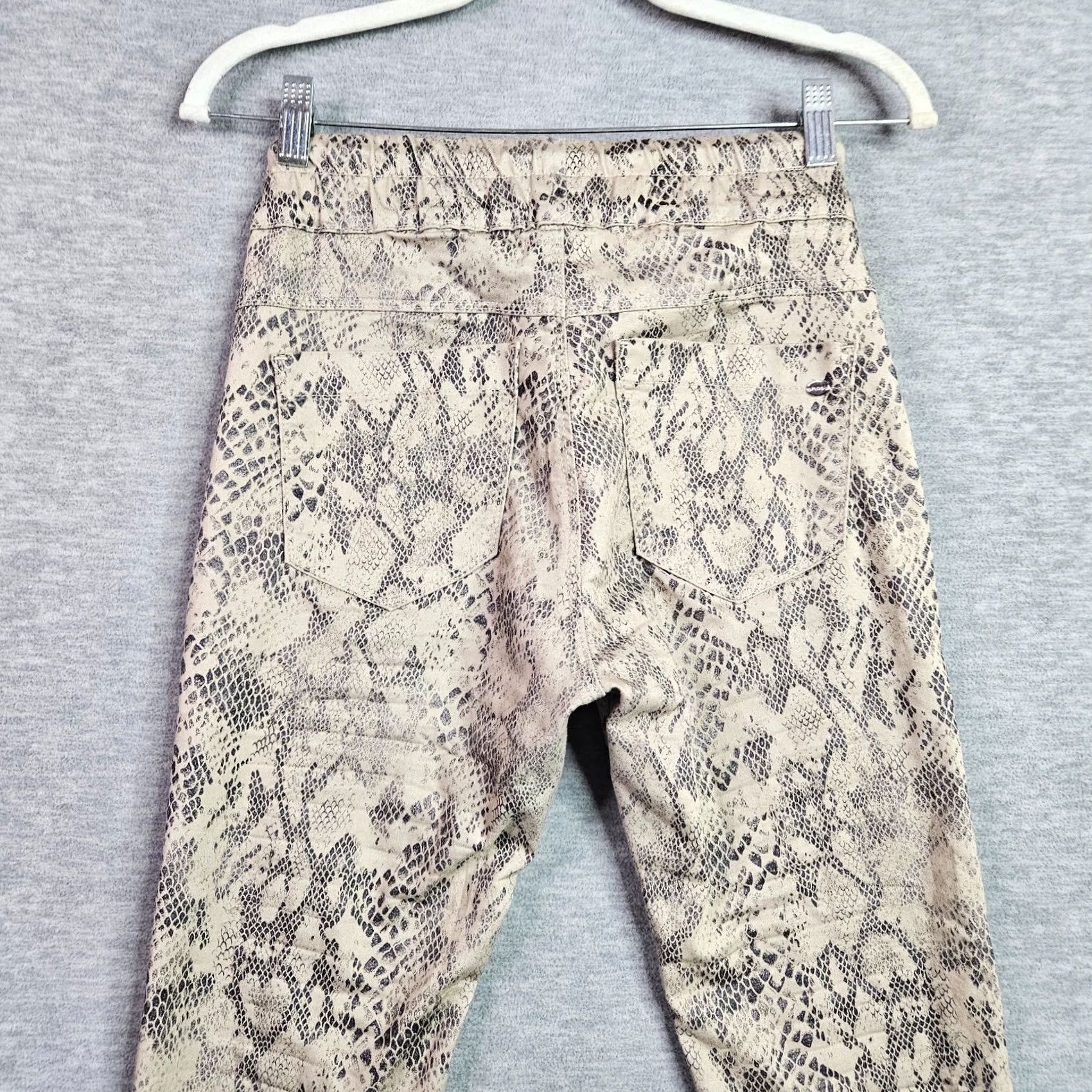 Vintage Bevy Flog Animal Print Pull-on Jogger Women's Size 25 Gray Animals Print Jogger Regular Pants Womens Size 25 Size 42" / US 20 - 3 Thumbnail