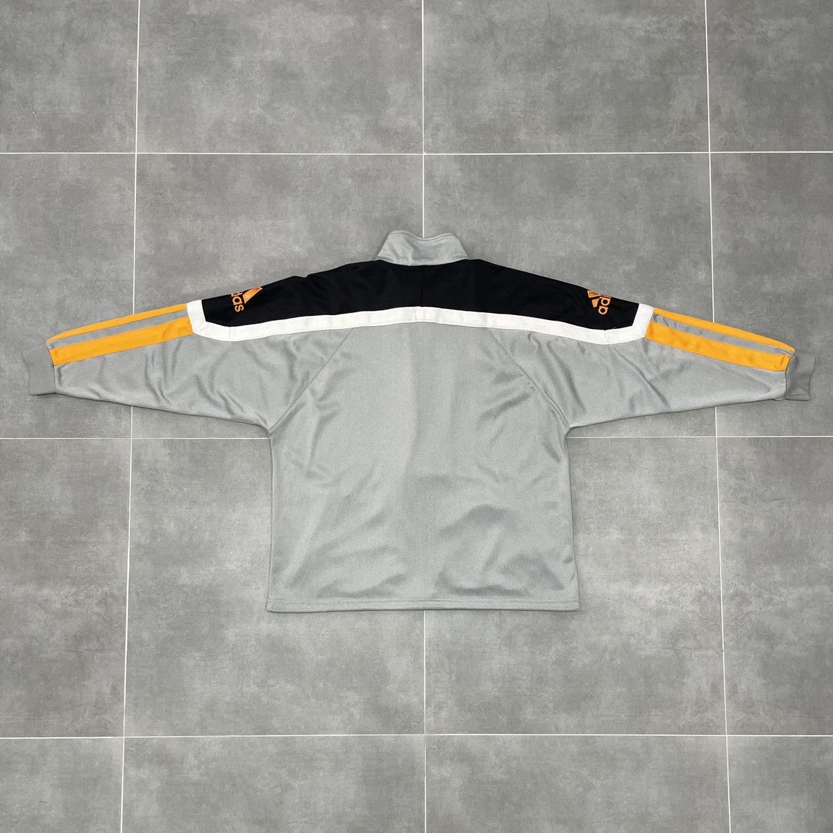 Adidas × Vintage Vintage Adidas Track Jacket Size L Size US L / EU 52-54 / 3 - 18 Thumbnail