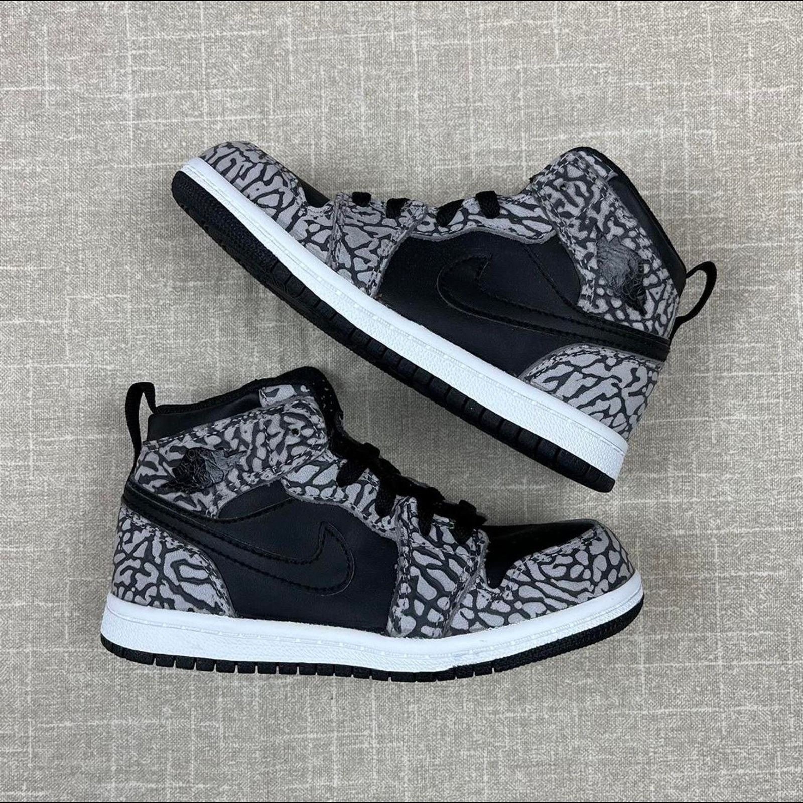 Jordan Brand Jordan 1 High Black Cement Size US 10 / IT 40 - 2 Thumbnail