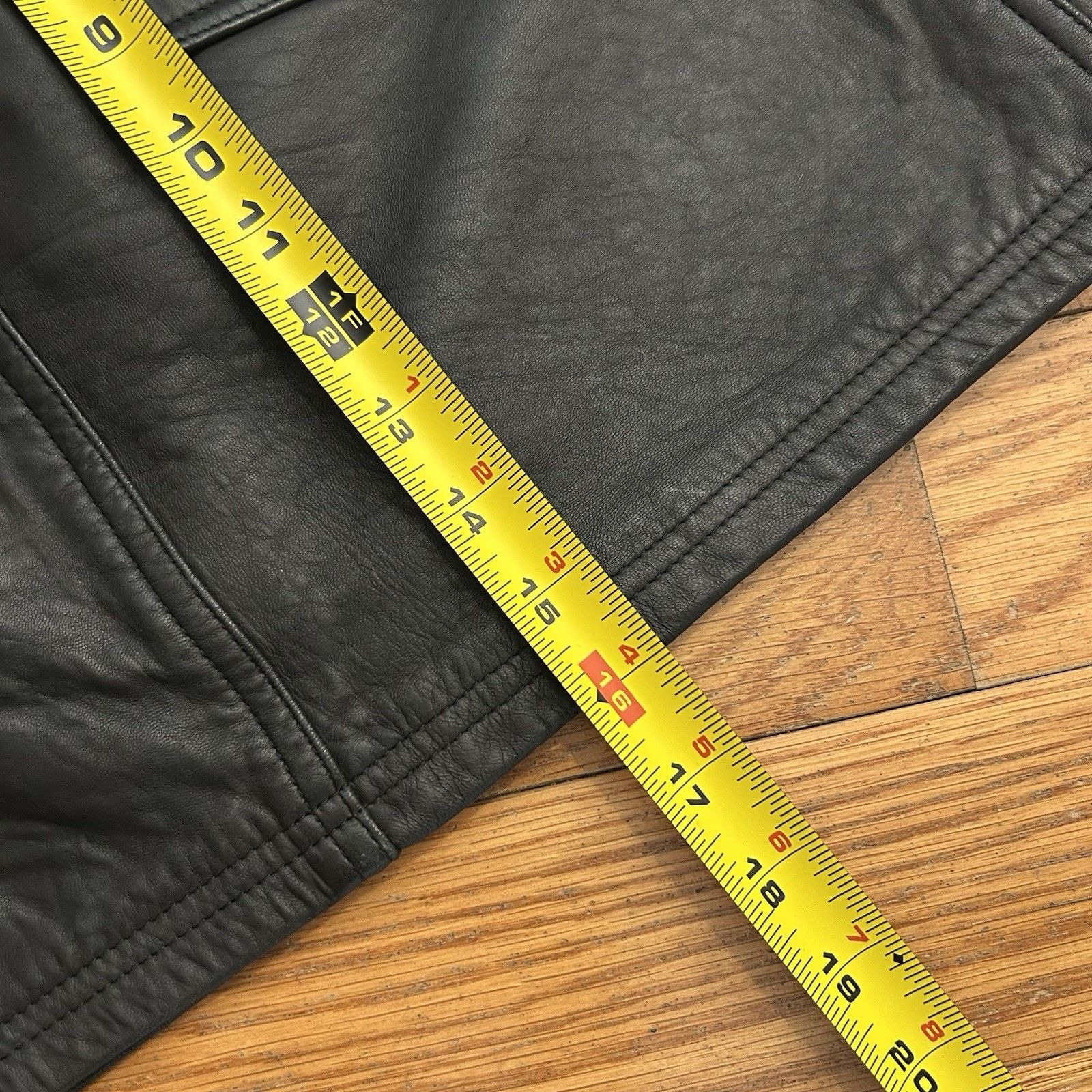 Gap Vintage Gap Y2K 100% Leather Black Mini Skirt 4 16” Length Size 27" / US 4 / IT 40 - 5 Thumbnail