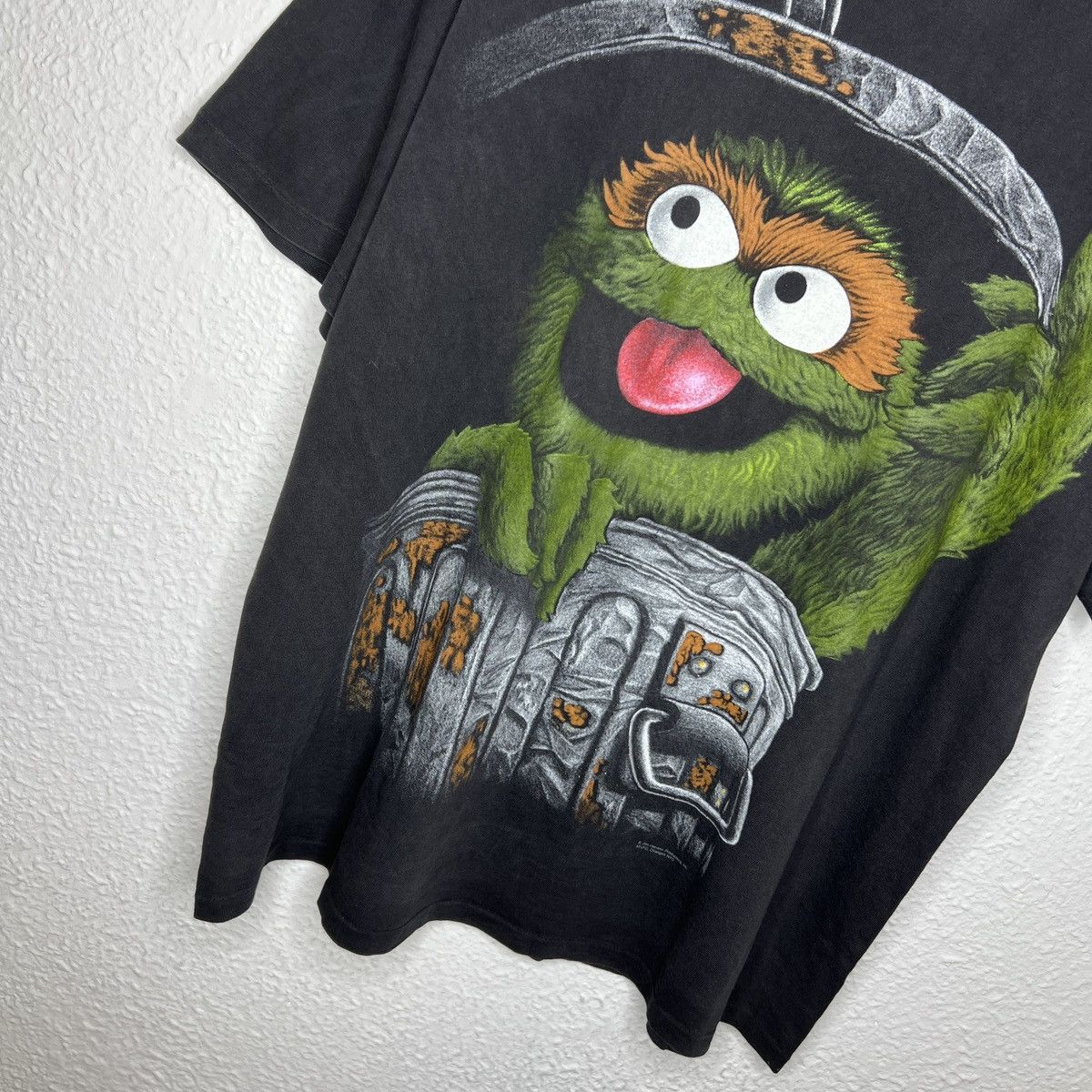 Vintage Vintage 90s Sesame Street Oscar The Grouch Tee Tshirt Print ...