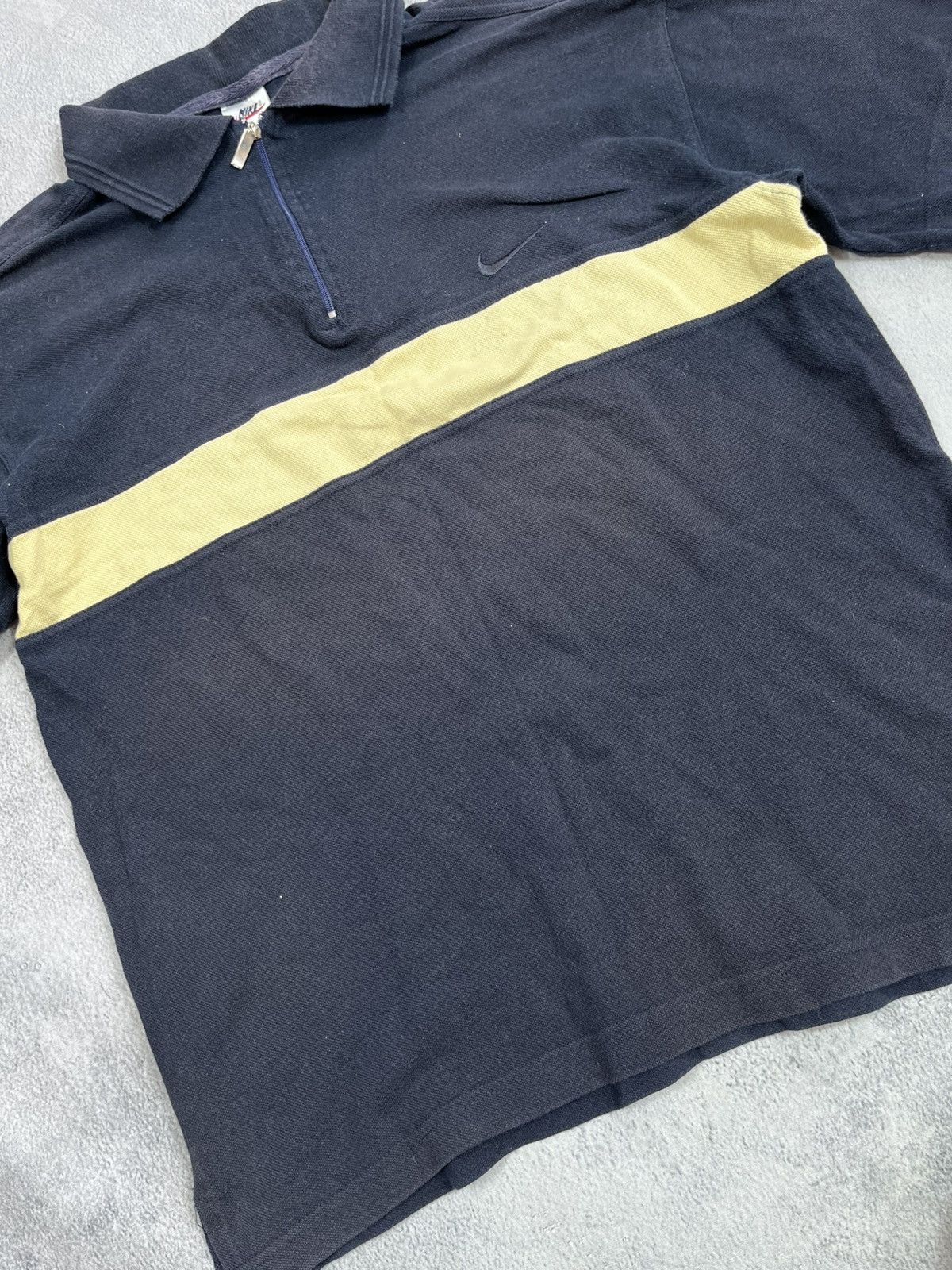 Nike Vintage 90s faded Nike logo polo tee streetwear size L Size US L / EU 52-54 / 3 - 4 Thumbnail