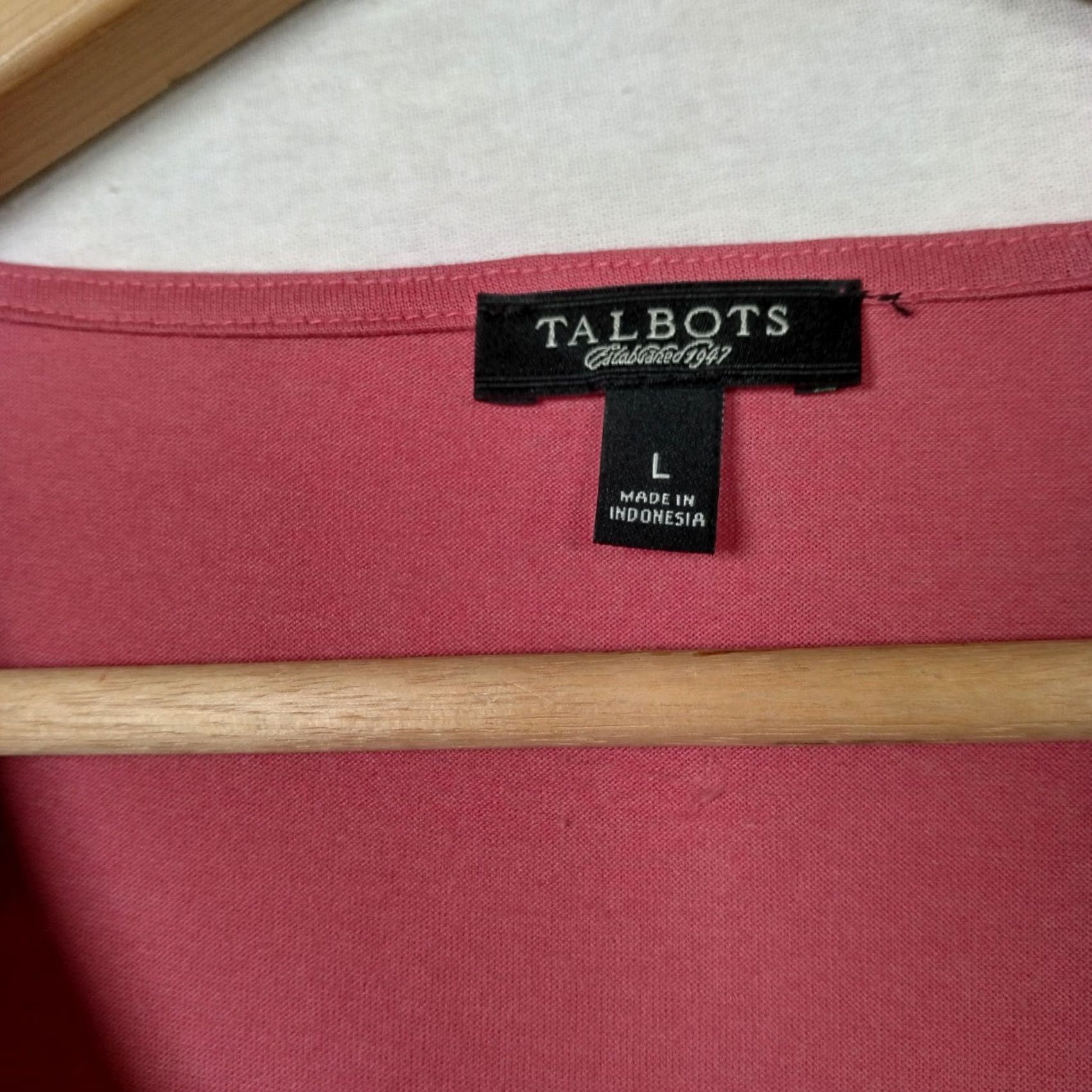 Talbots Talbots Tank Top Size L Pink Rose Pleated Trim V Neck Sleeveless Knit Polyester Rayon Size L / US 10 / IT 46 - 5 Thumbnail
