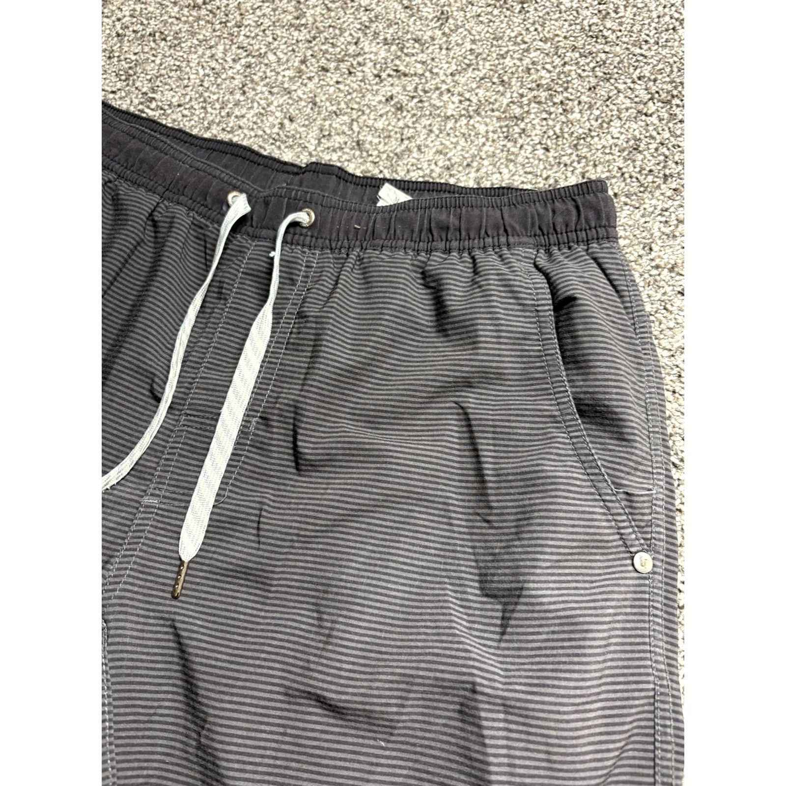 Vuori Vuori Kore Lined Shorts Mens Medium Athletic Performance Activewear Gray Kangaroo? Size US 31 - 7 Thumbnail