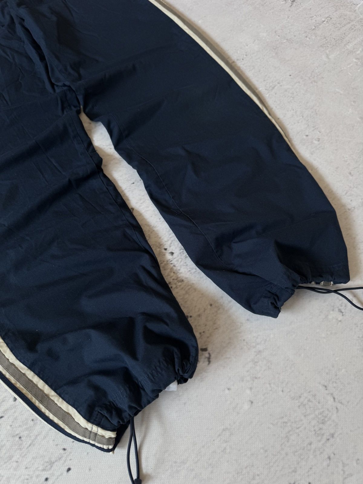Nike × Vintage NIKE NYLON VINTAGE Y2K OVERSIZE BAGGY FIT PANTS SWEATPANTS Size US 32 / EU 48 - 4 Thumbnail