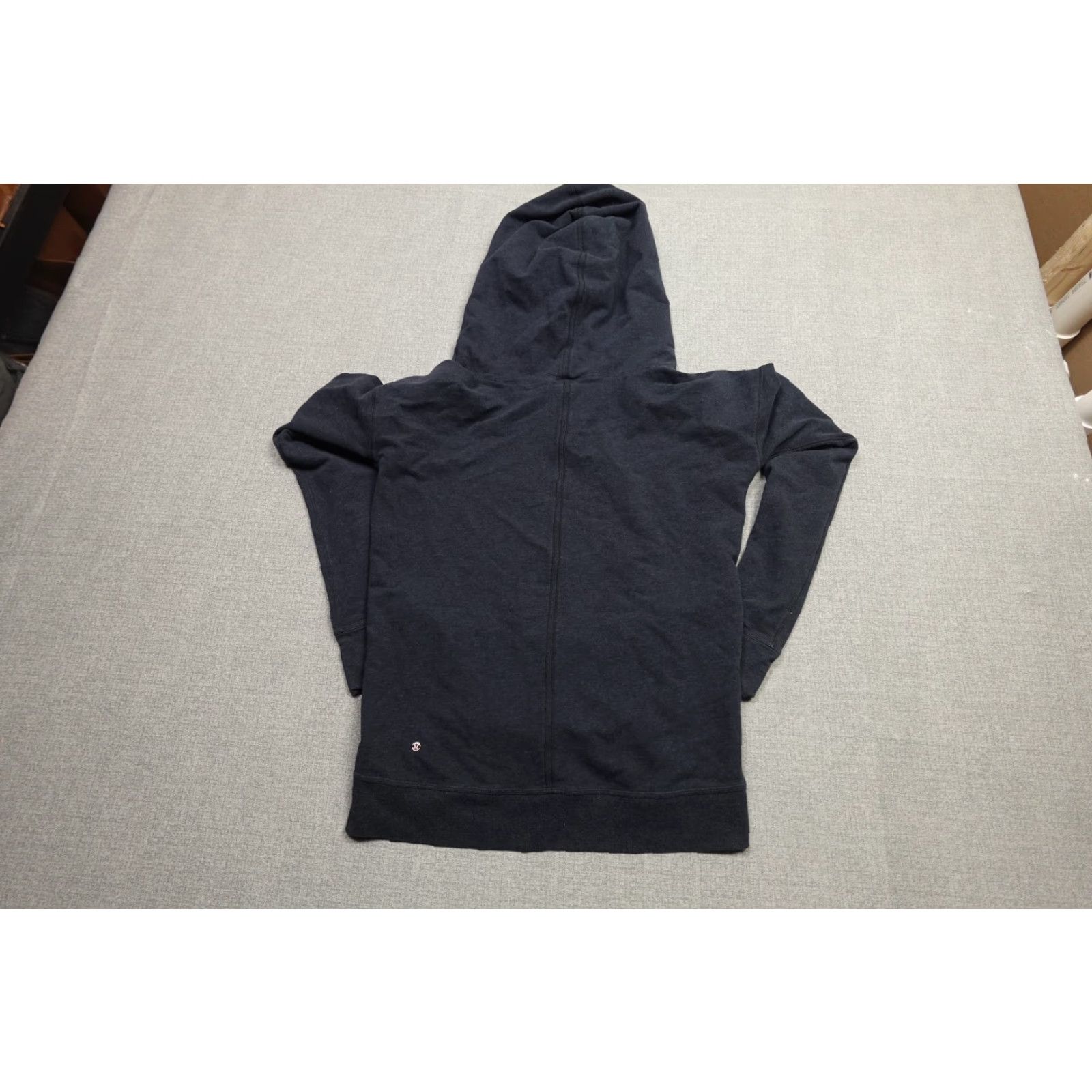 Lululemon Lululemon Hoodie Womens 8 Black Long Sleeve Pullover Athletic Yoga Sweatshirt Size M / US 6-8 / IT 42-44 - 4 Thumbnail